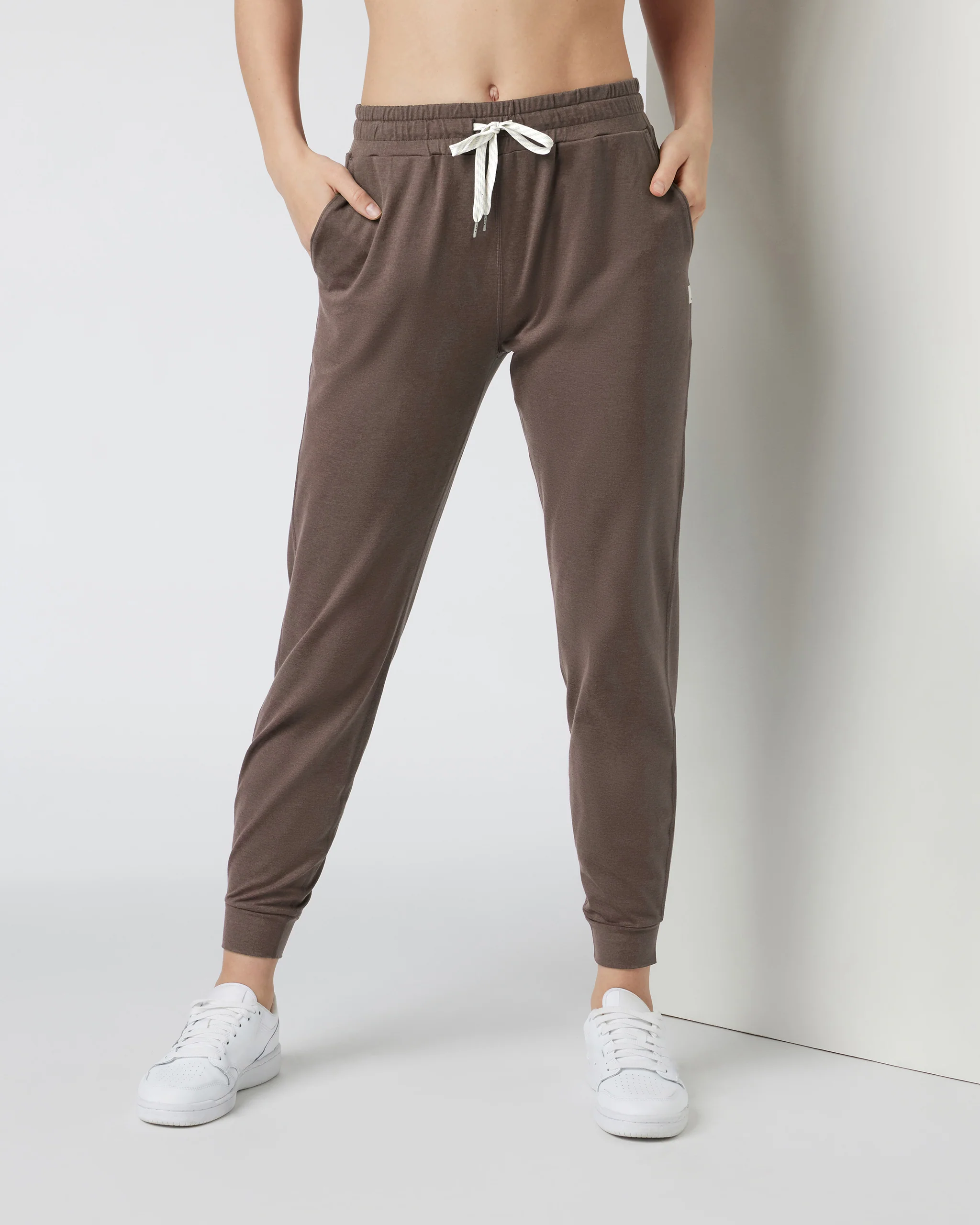 10709-performance-jogger-long-fossil-heather-1.webp Performance Jogger - Long | Fossil Heather