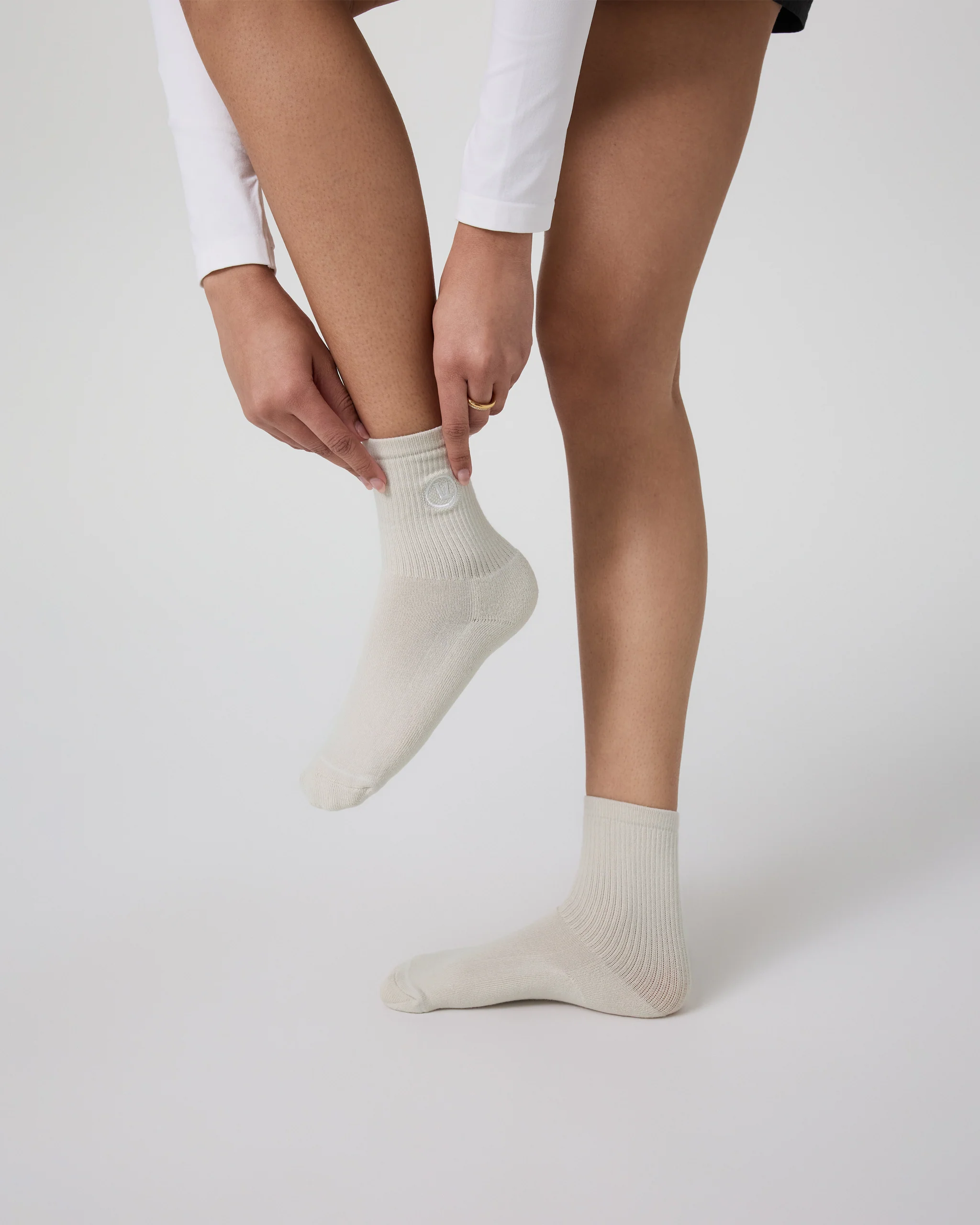 13130-half-crew-sock-salt-heather-4.webp Half Crew Sock | Salt Heather
