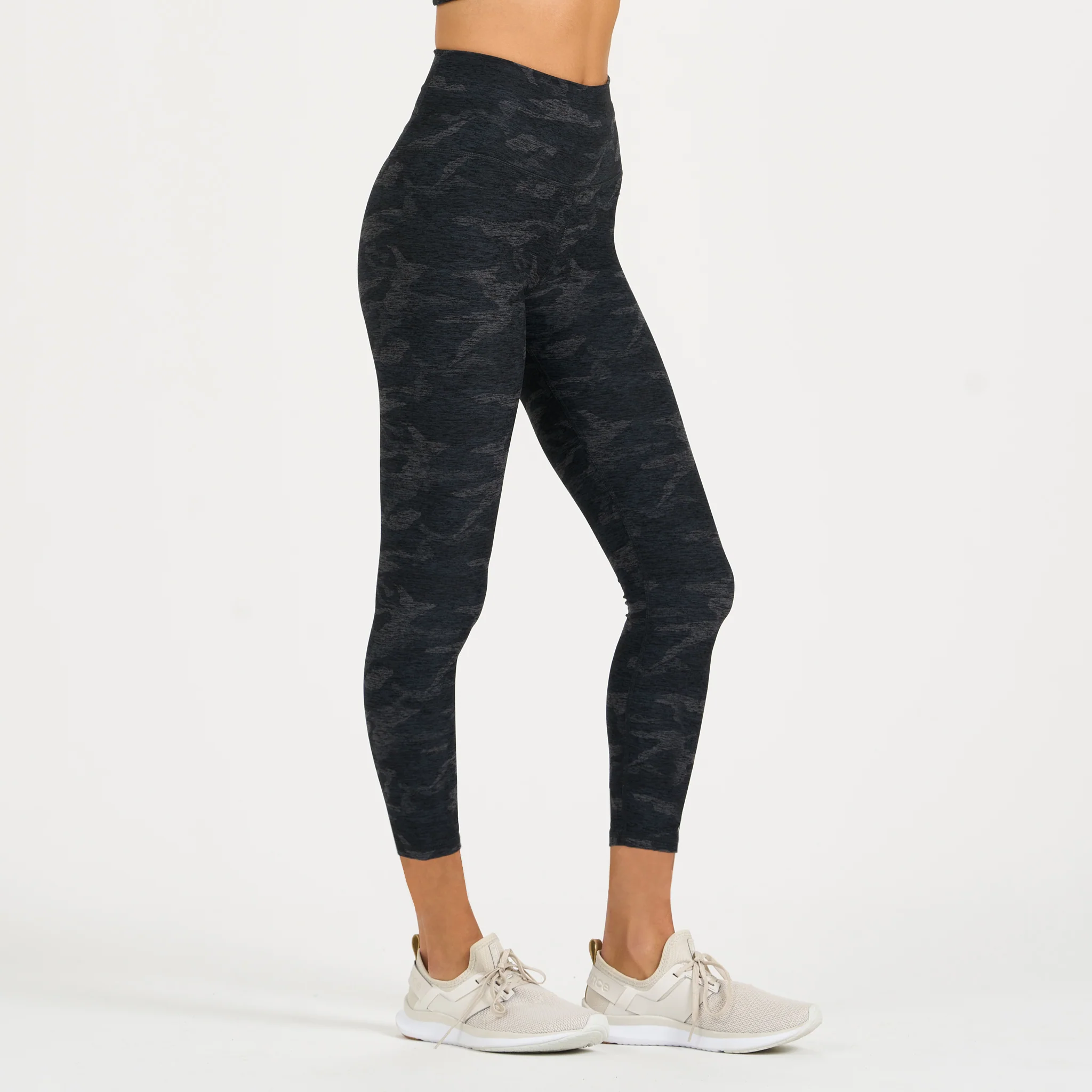 13893-clean-elevation-legging-short-black-camo-1.webp Clean Elevation Legging-Short | Black Camo