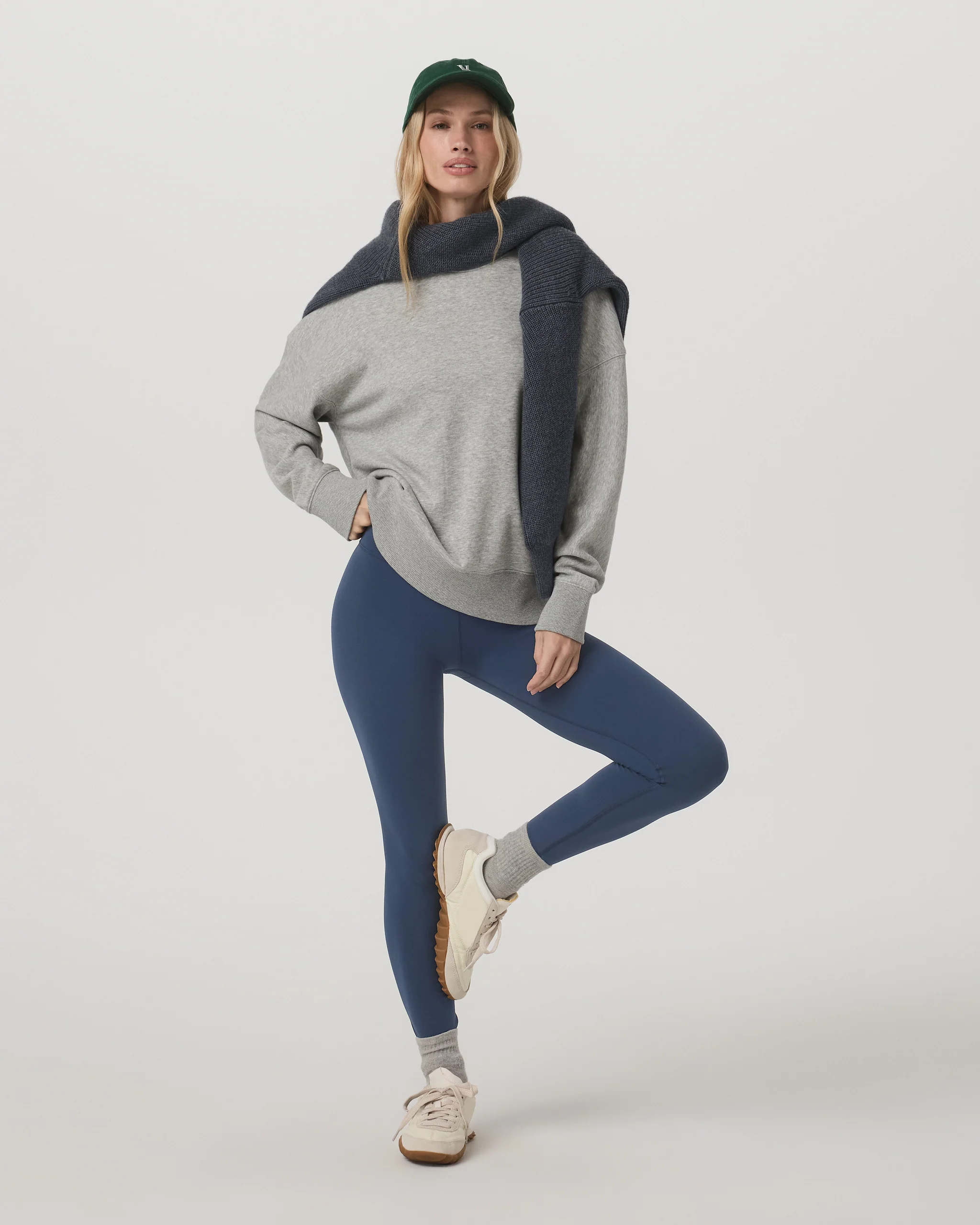 Sedona Weekender Crew | Light Heather Grey