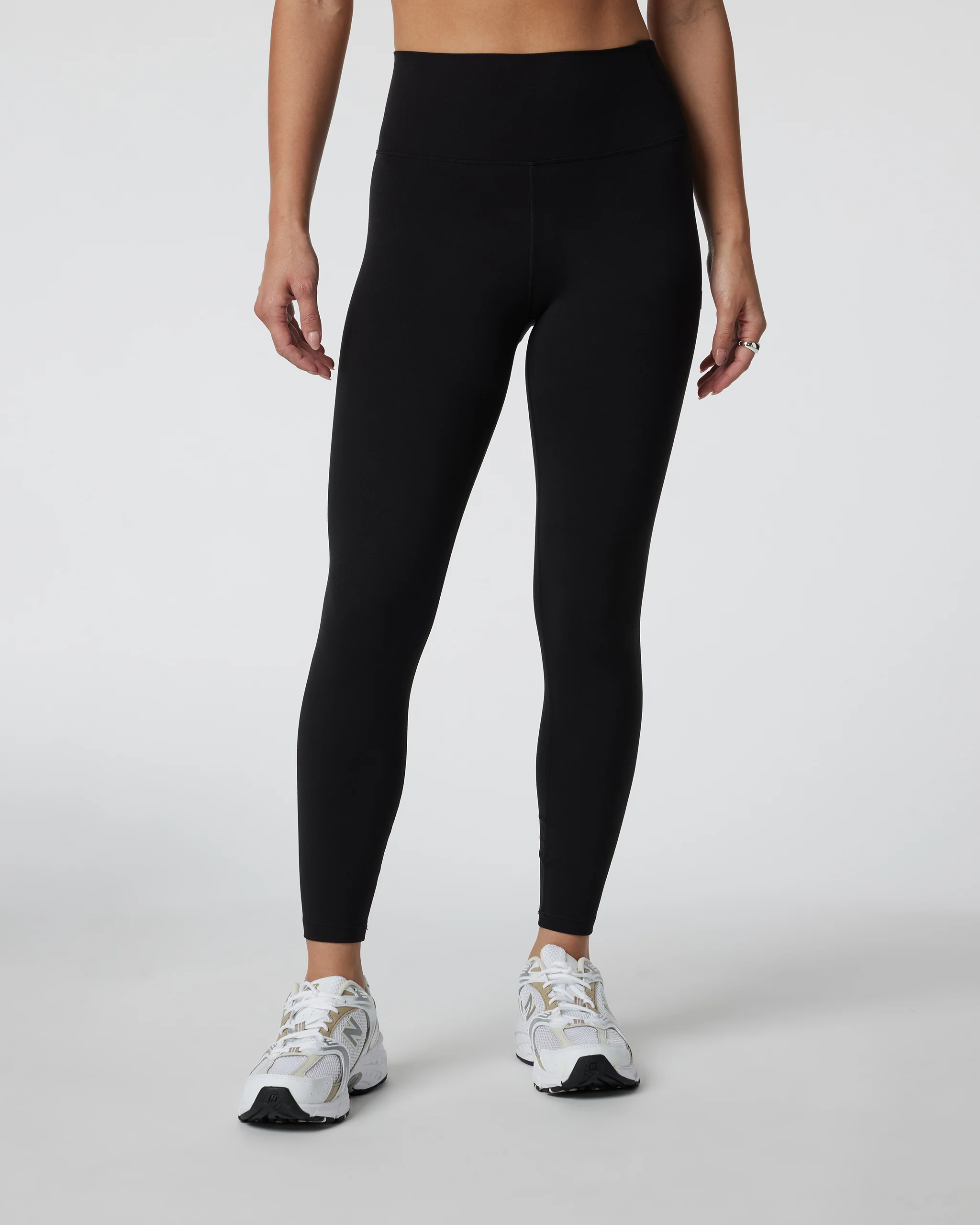1477-vuori-allthefeelstm-legging-short-black-1.webp Vuori AllTheFeels™ Legging - Short | Black