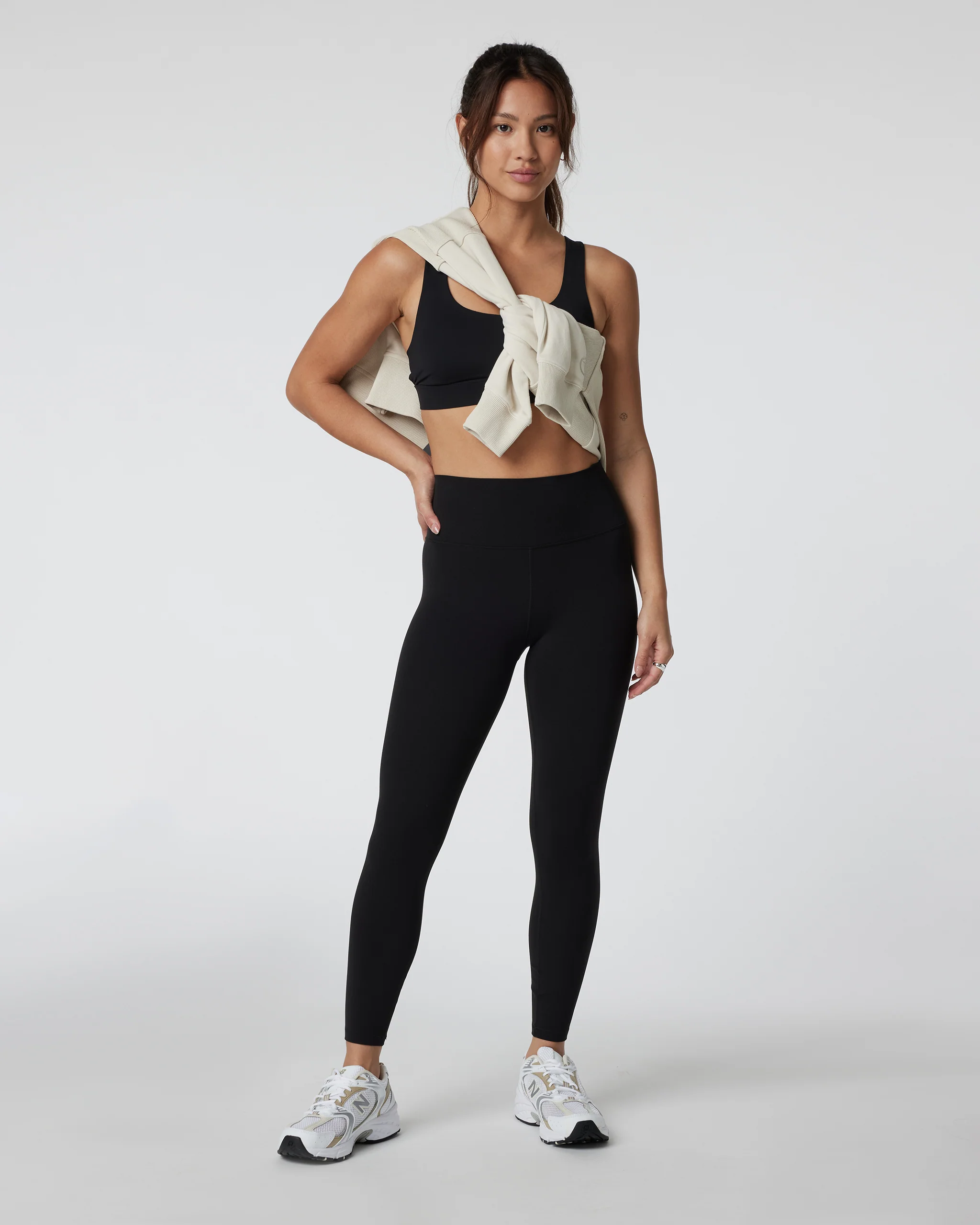 1477-vuori-allthefeelstm-legging-short-black-2.webp Vuori AllTheFeels™ Legging - Short | Black