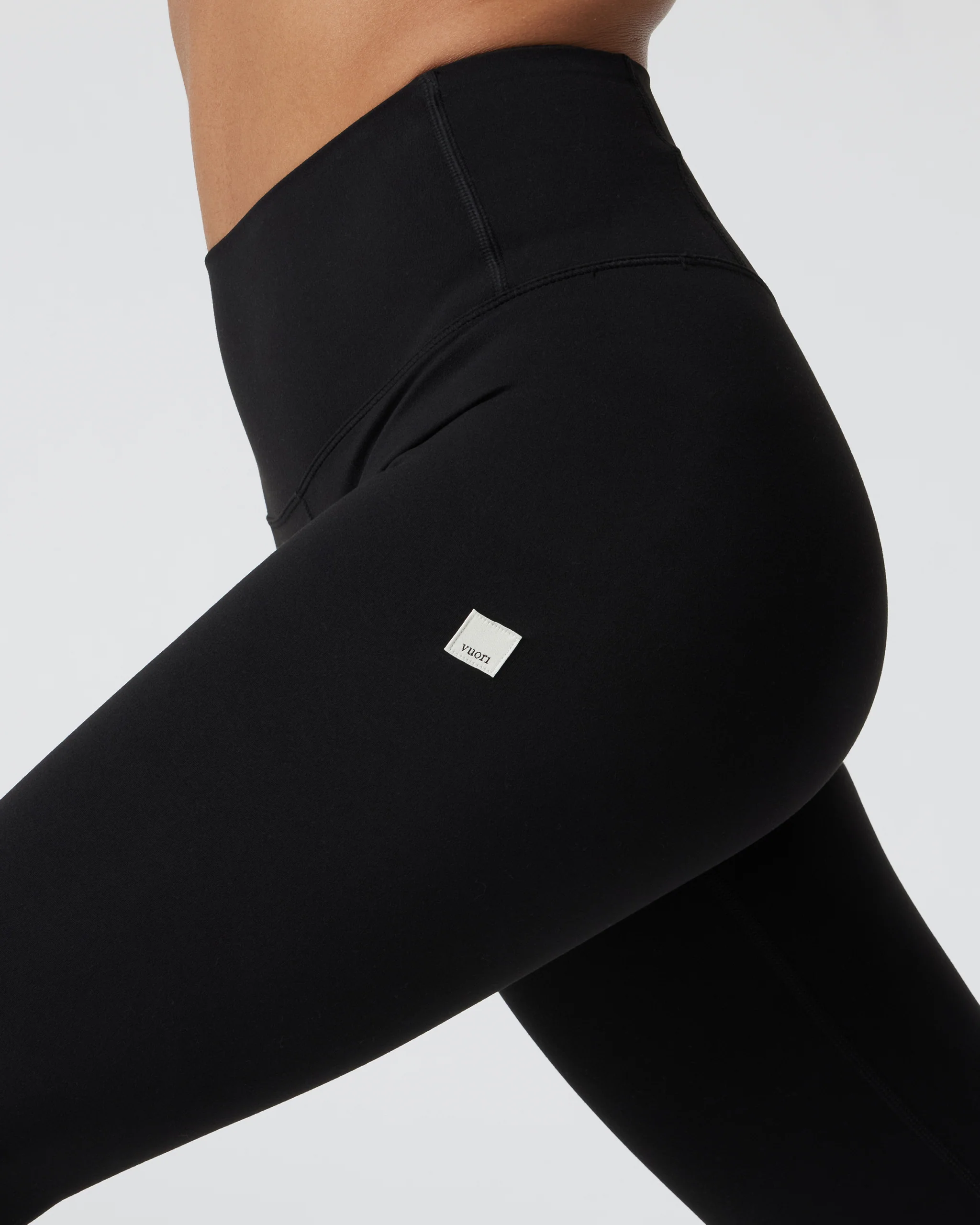 1477-vuori-allthefeelstm-legging-short-black-4.webp Vuori AllTheFeels™ Legging - Short | Black