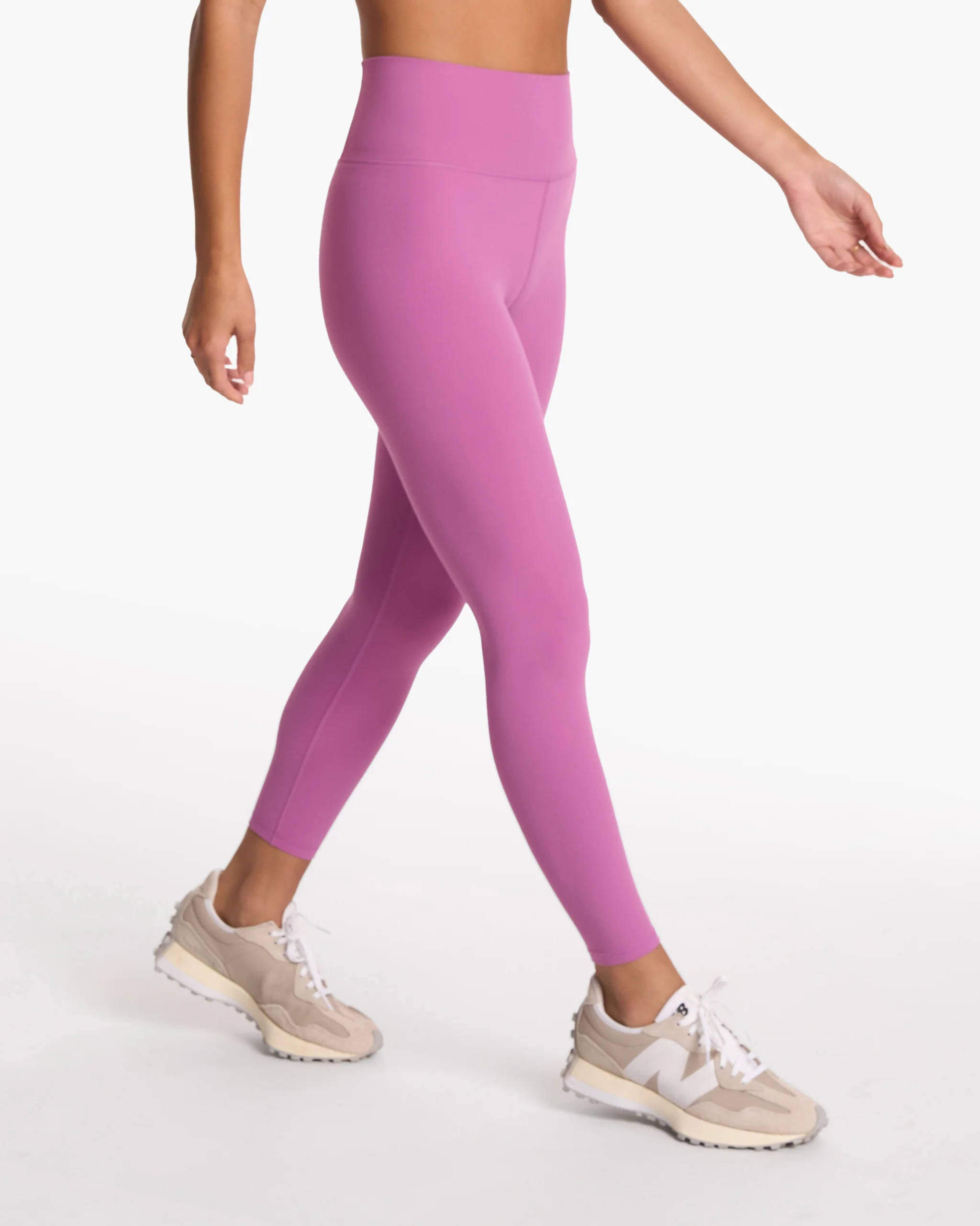 1485-vuori-allthefeelstm-legging-short-claret-1.webp Vuori AllTheFeels™ Legging - Short | Claret