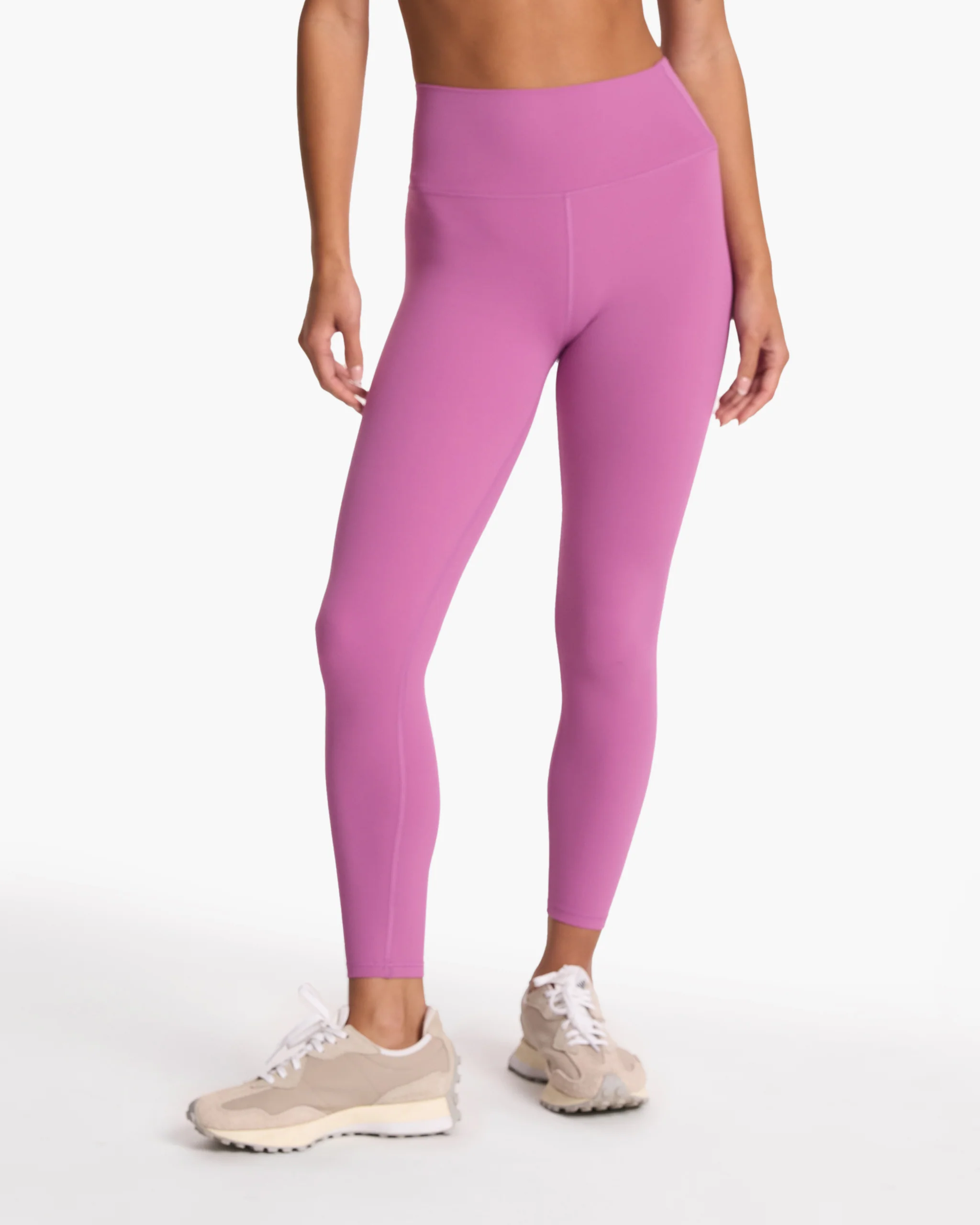1485-vuori-allthefeelstm-legging-short-claret-2.webp Vuori AllTheFeels™ Legging - Short | Claret