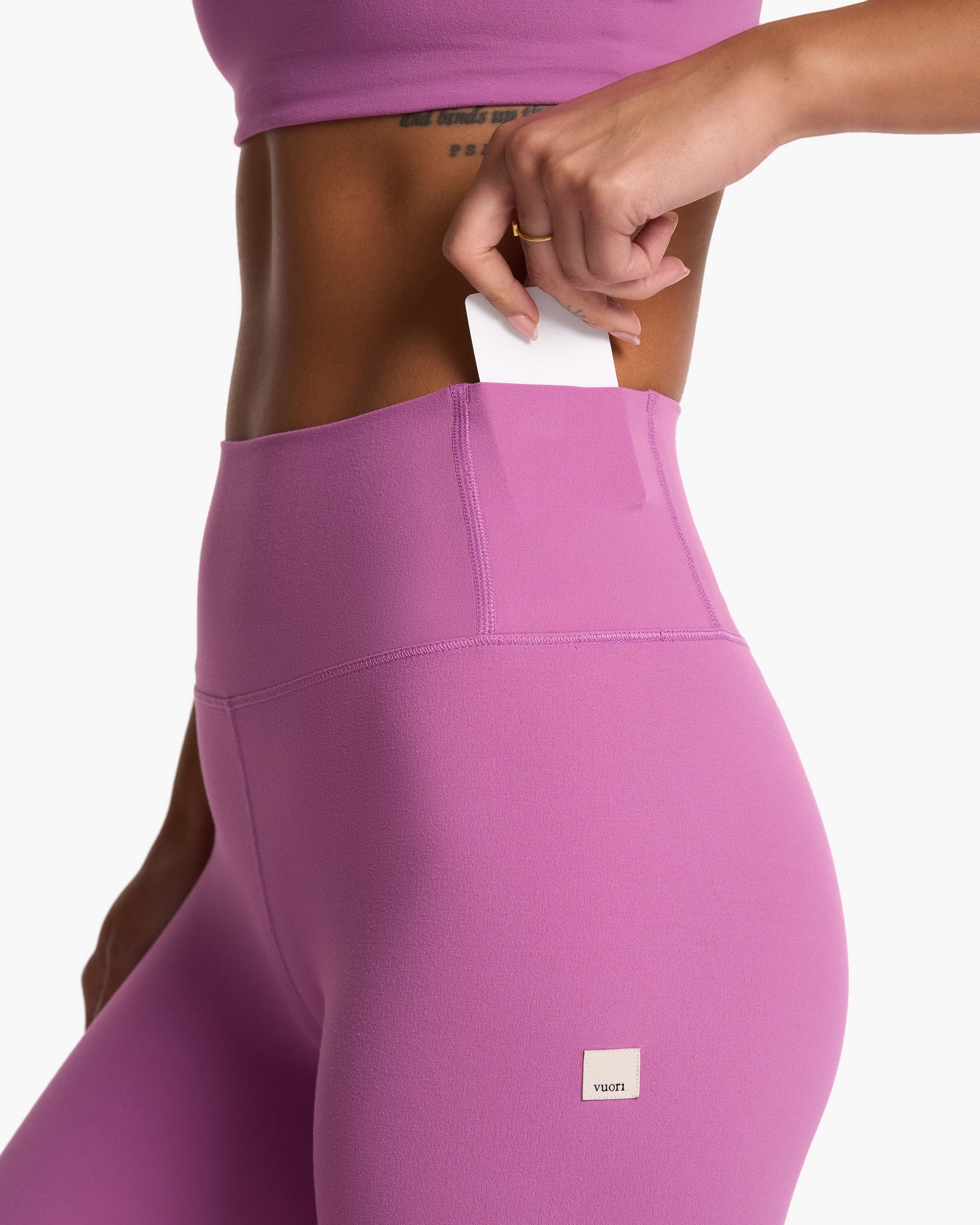 1485-vuori-allthefeelstm-legging-short-claret-3.jpg Vuori AllTheFeels™ Legging - Short | Claret
