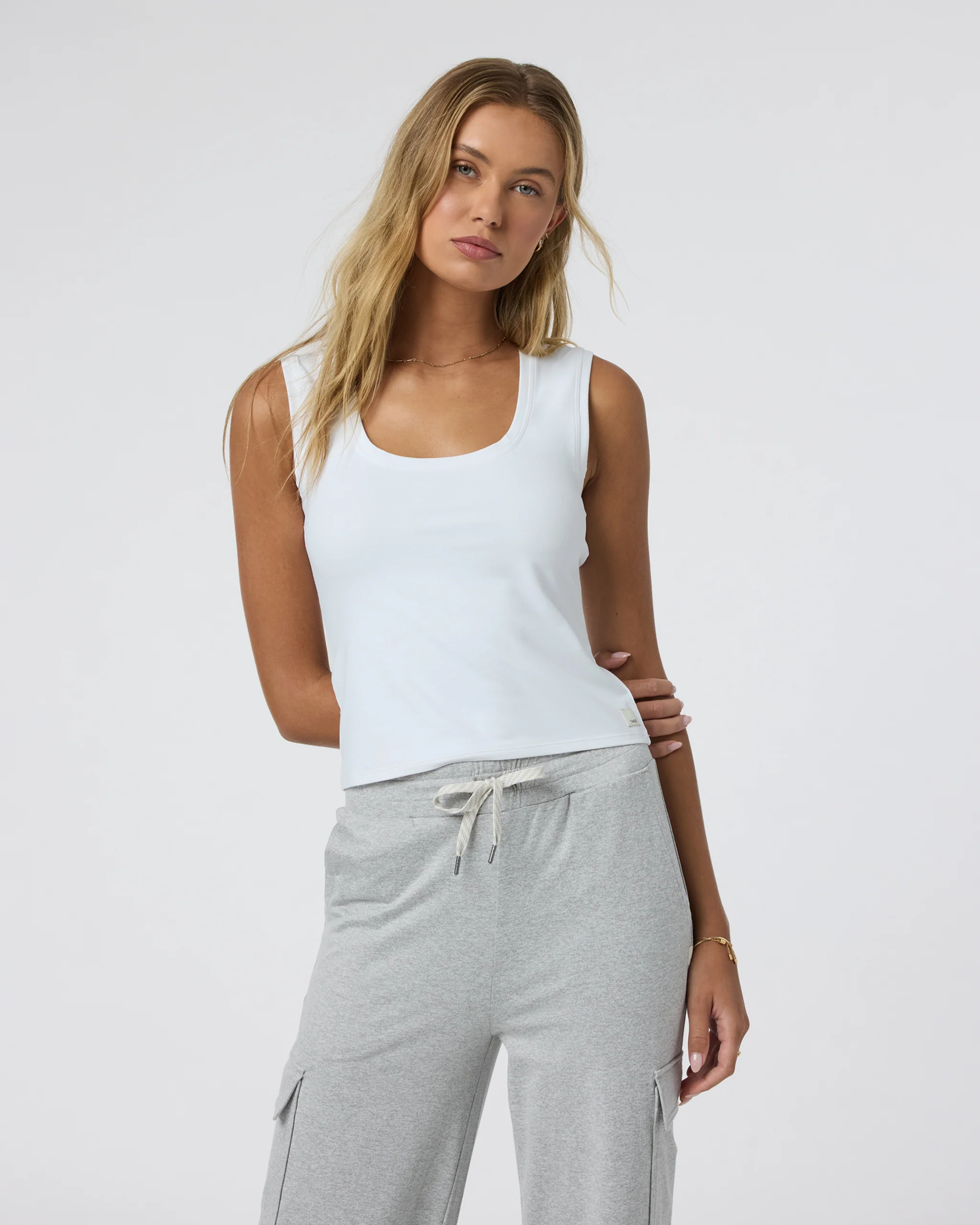 Halo Essential Scoop Tank | White