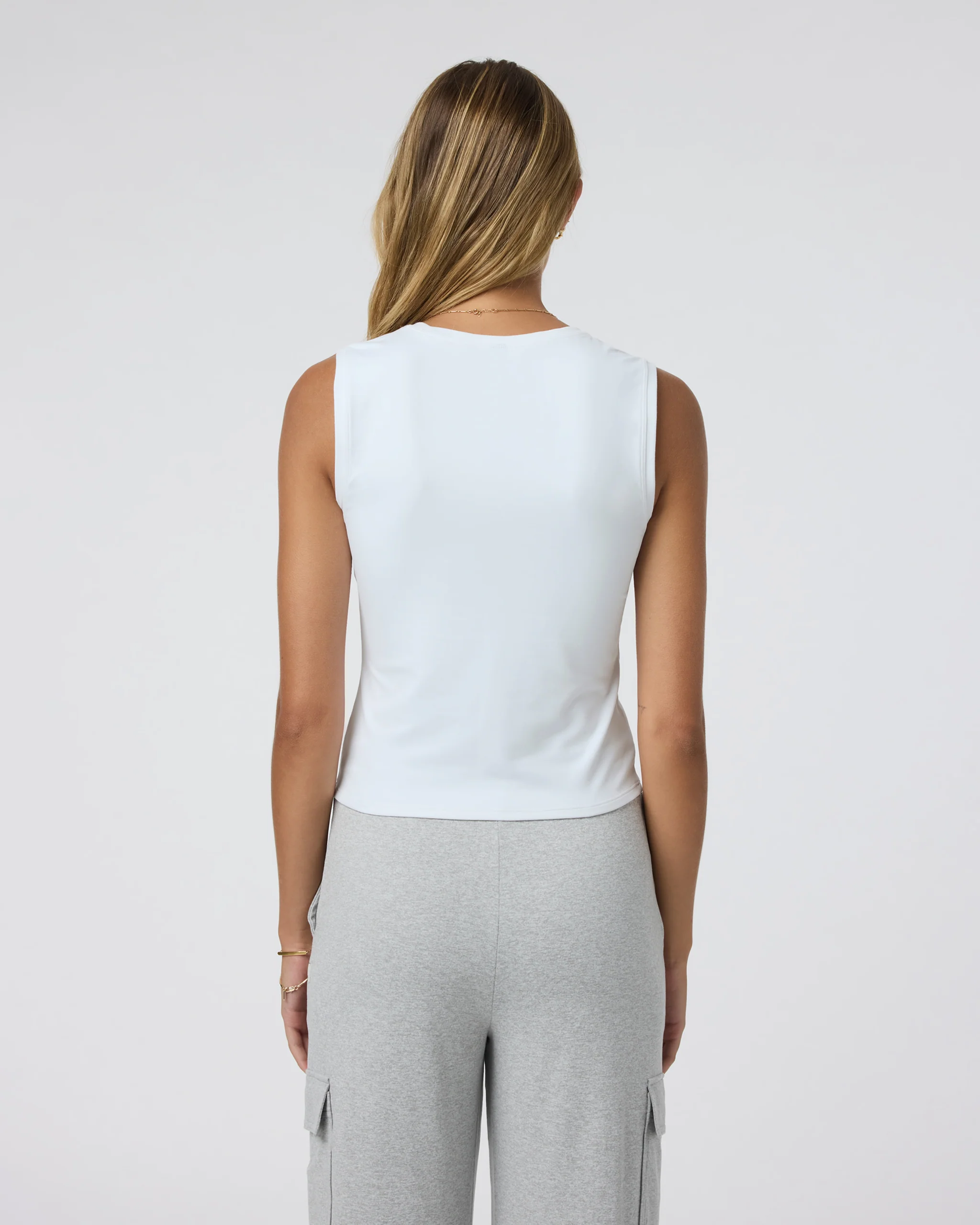 Halo Essential Scoop Tank | White