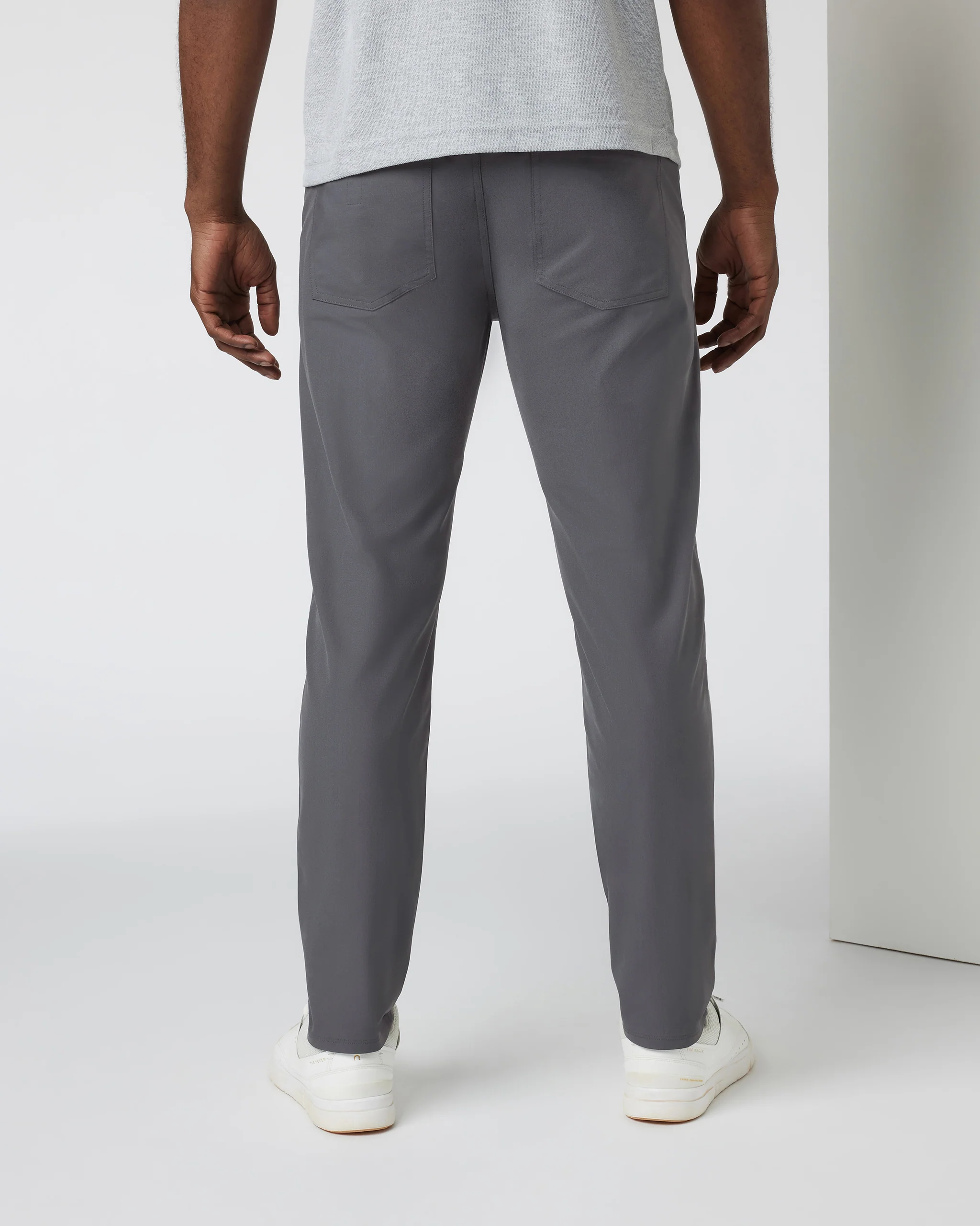 Vuori Meta™ Pant Athletic Slim Fit 34” | Charcoal
