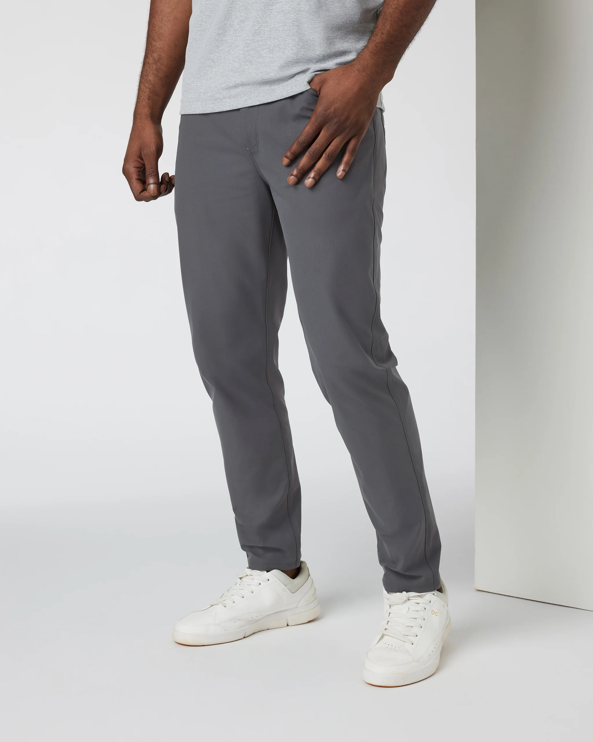 Vuori Meta™ Pant Athletic Slim Fit 34” | Charcoal