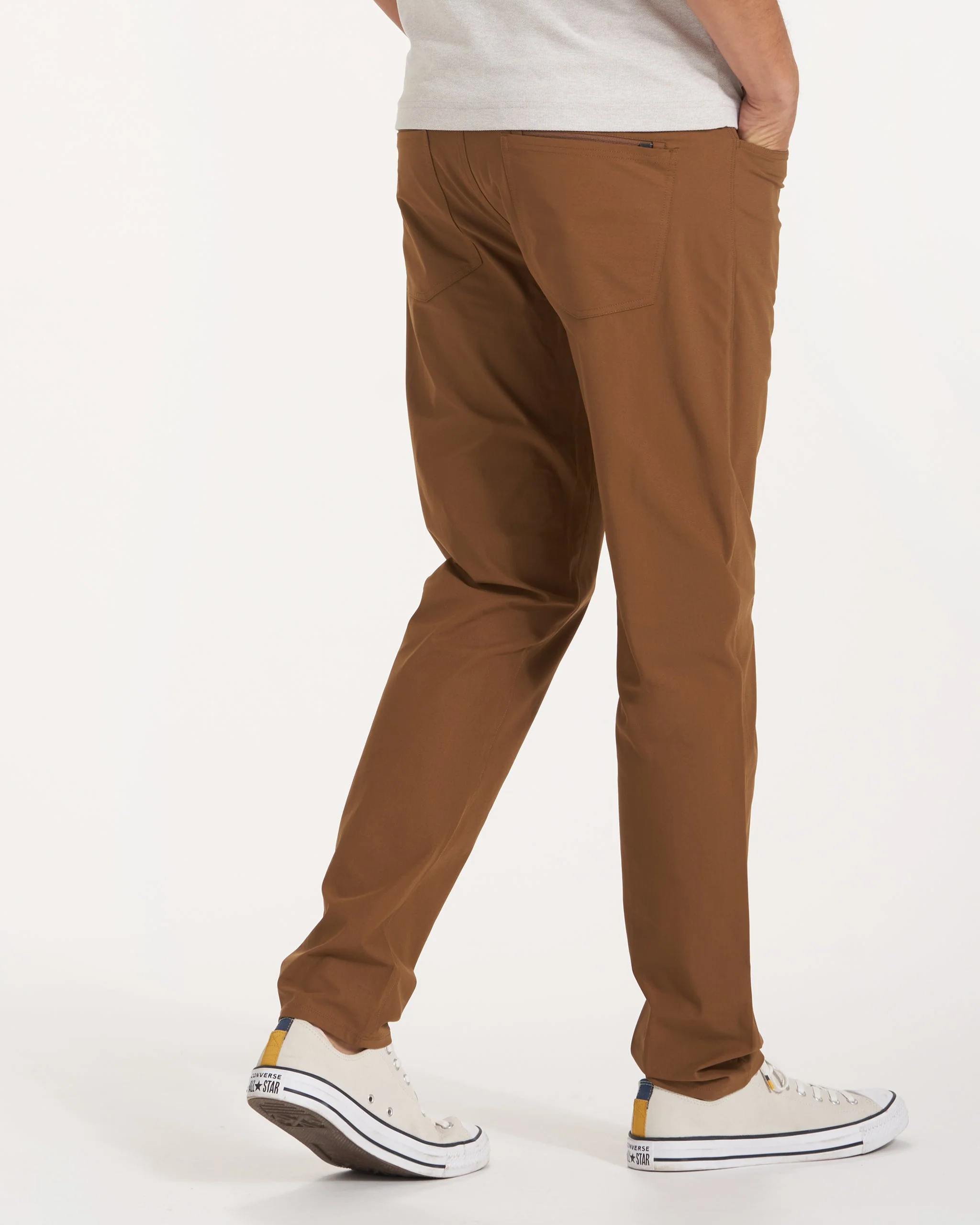 15967-vuori-metatm-pant-athletic-slim-fit-32-tobacco-3.webp Vuori Meta™ Pant Athletic Slim Fit 32" | Tobacco