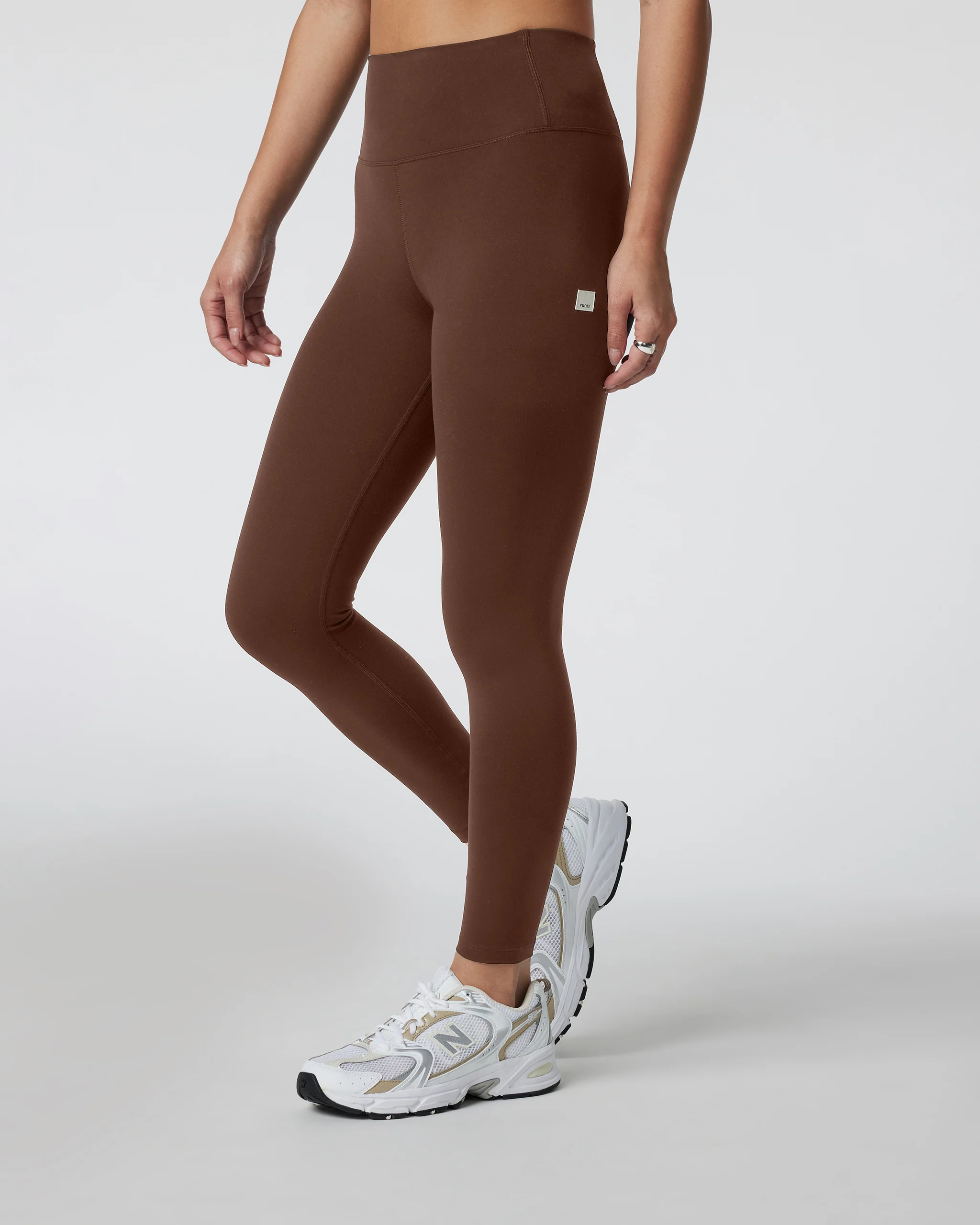 1637-vuori-allthefeelstm-legging-short-pepper-1.webp Vuori AllTheFeels™ Legging - Short | Pepper