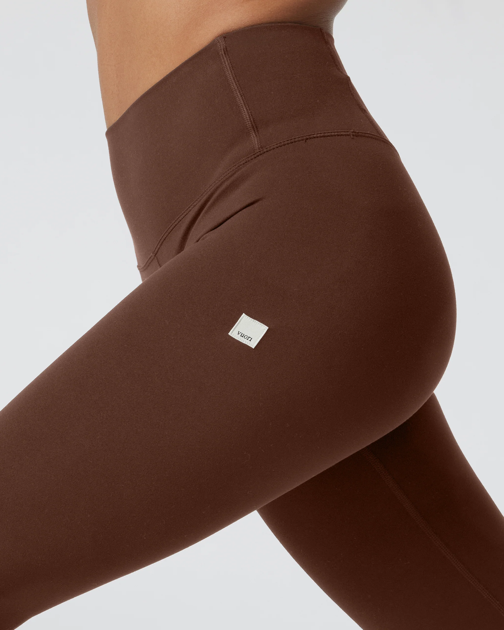 1637-vuori-allthefeelstm-legging-short-pepper-2.webp Vuori AllTheFeels™ Legging - Short | Pepper
