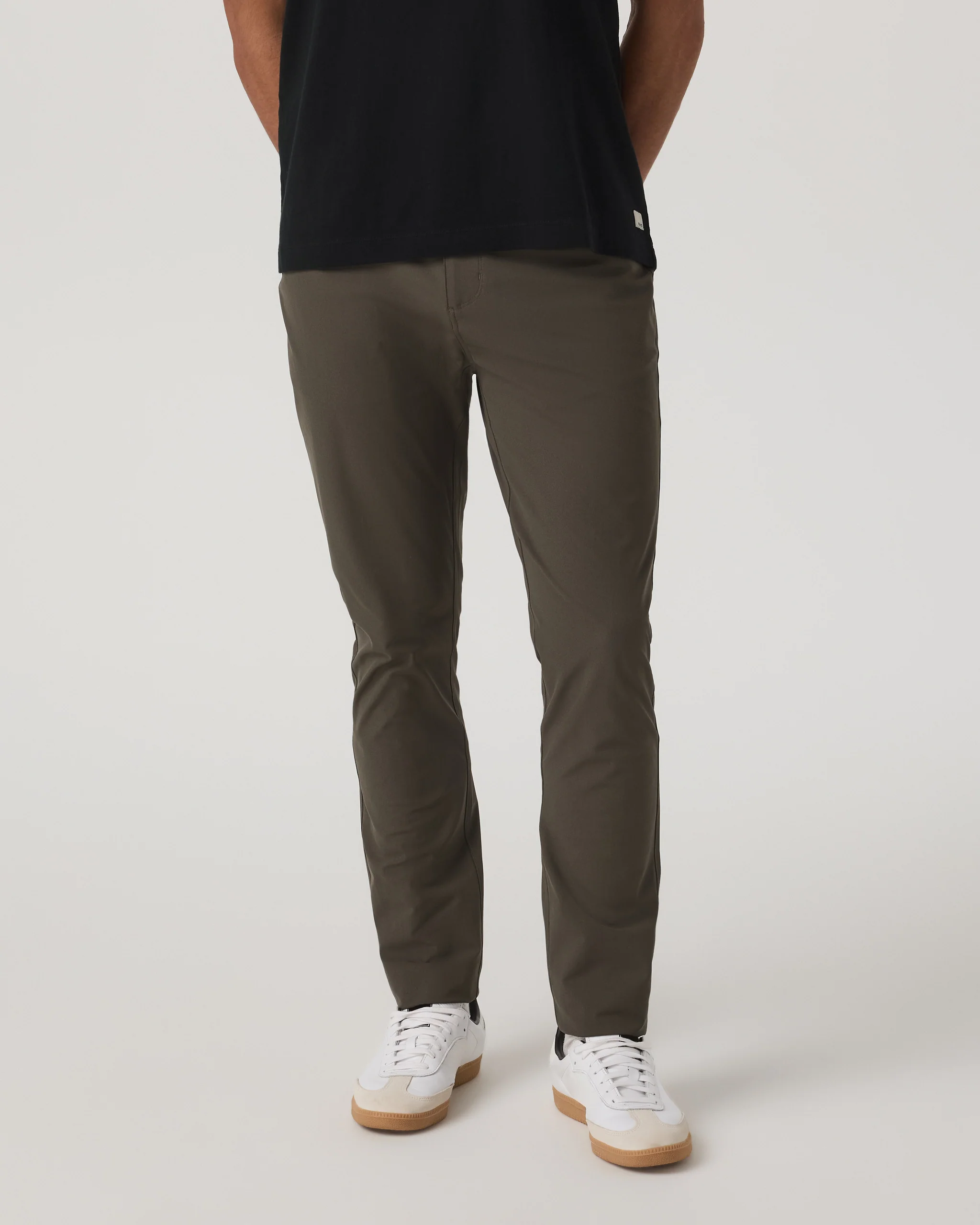 16828-vuori-metatm-pant-athletic-slim-fit-34-dark-oregano-1.webp Vuori Meta™ Pant Athletic Slim Fit 34” | Dark Oregano