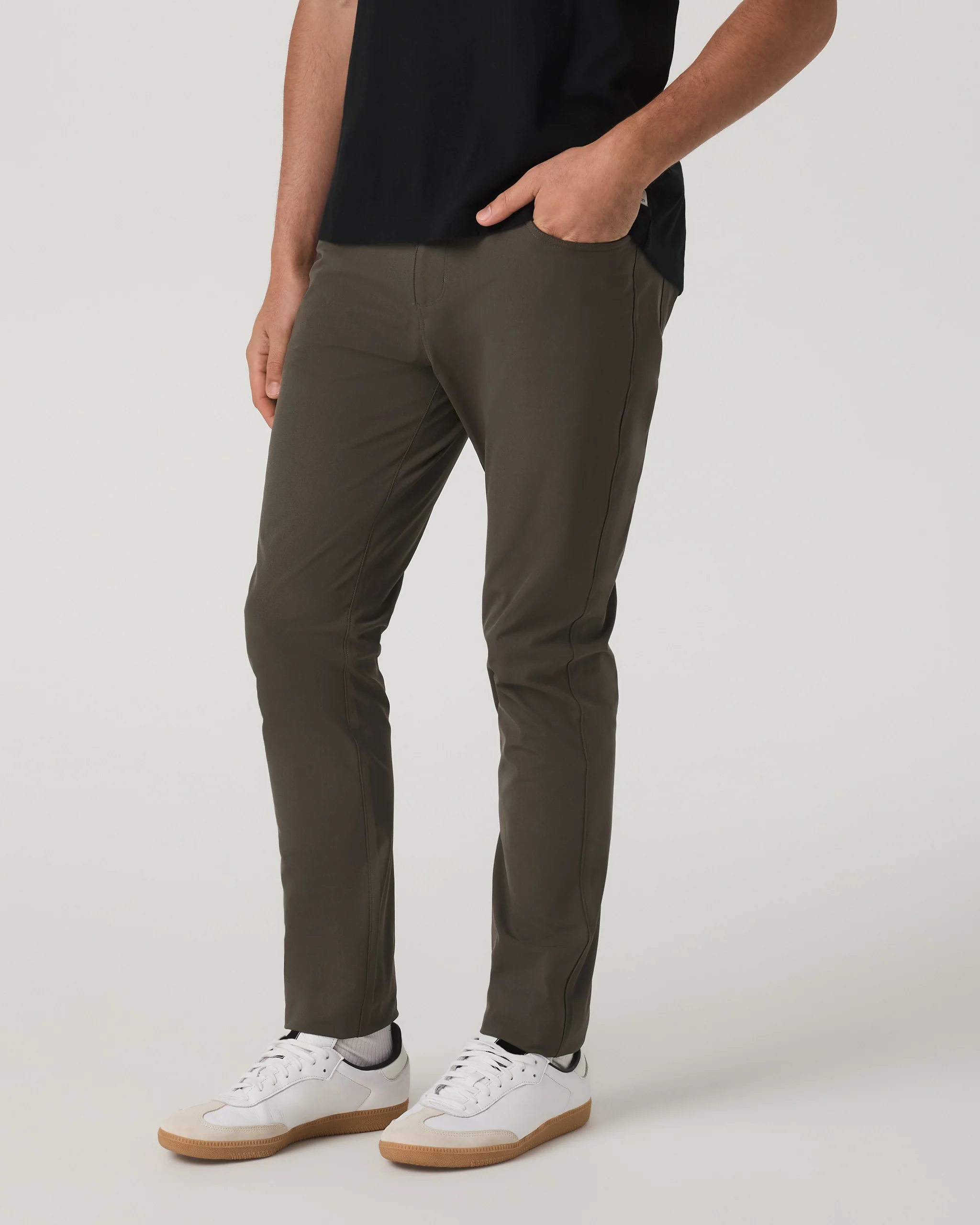 16828-vuori-metatm-pant-athletic-slim-fit-34-dark-oregano-5.webp Vuori Meta™ Pant Athletic Slim Fit 34” | Dark Oregano