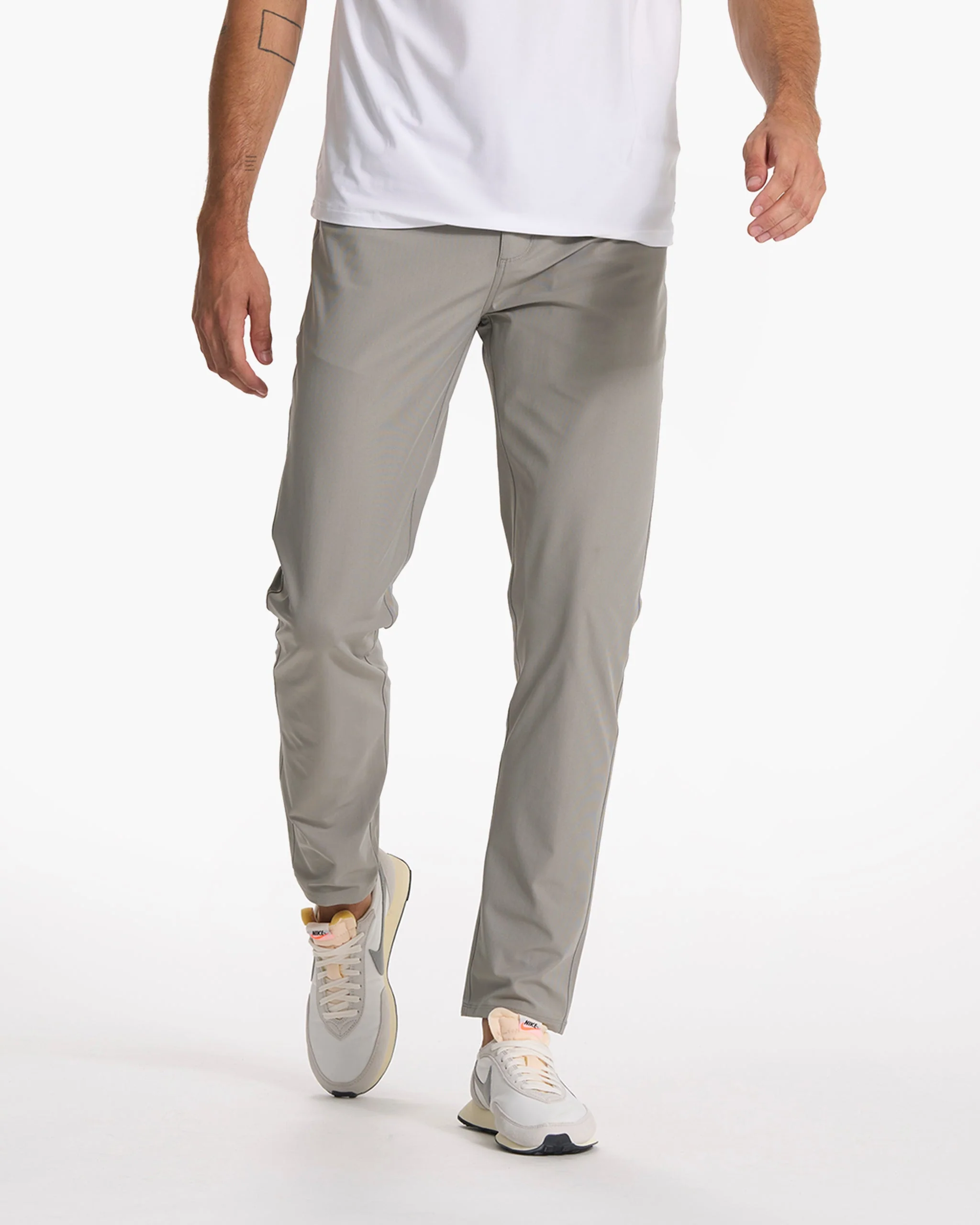 17098-vuori-metatm-pant-athletic-slim-fit-30-driftwood-1.webp Vuori Meta™ Pant Athletic Slim Fit 30" | Driftwood