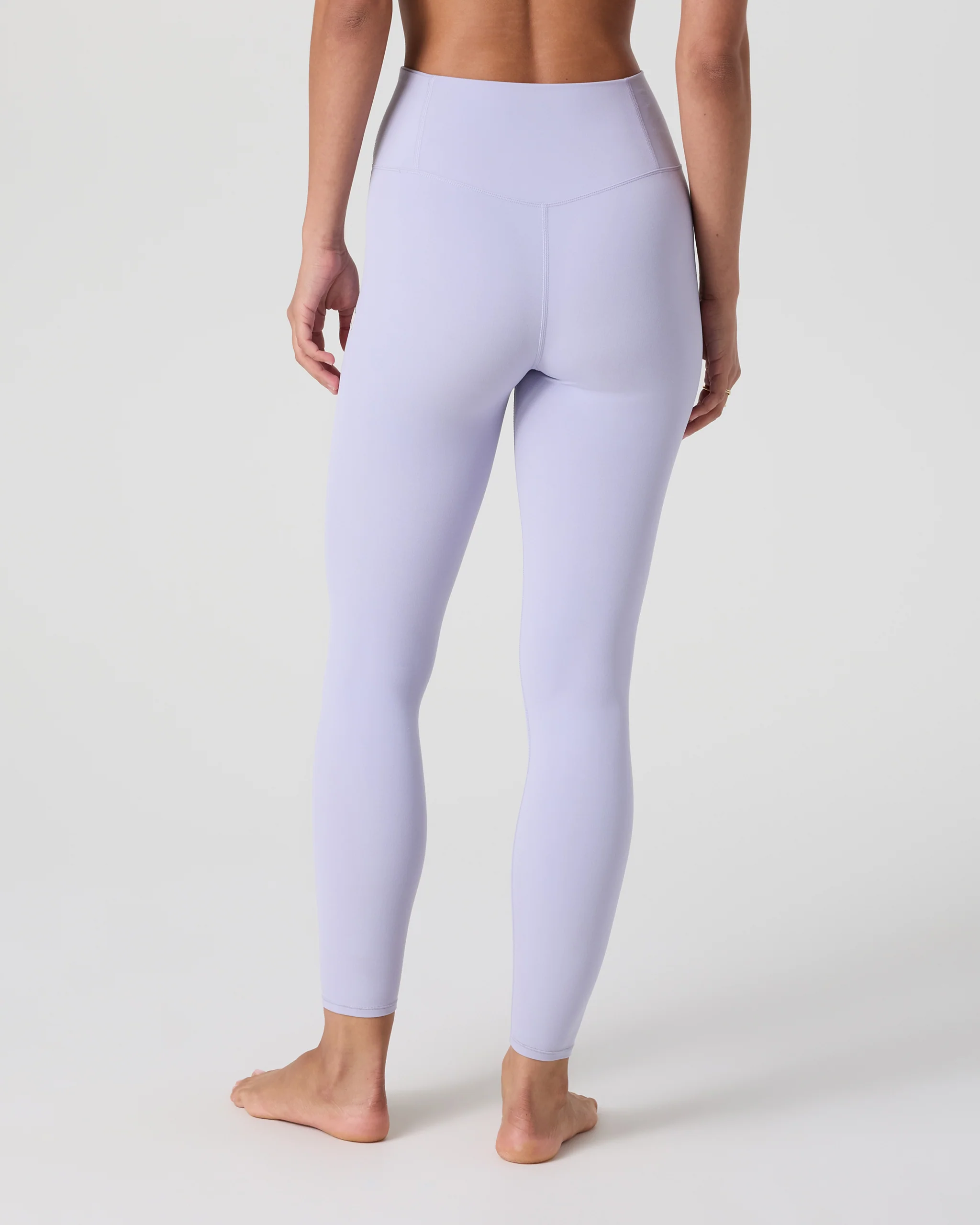 1781-vuori-allthefeelstm-legging-short-lavender-mist-3.webp Vuori AllTheFeels™ Legging - Short | Lavender Mist