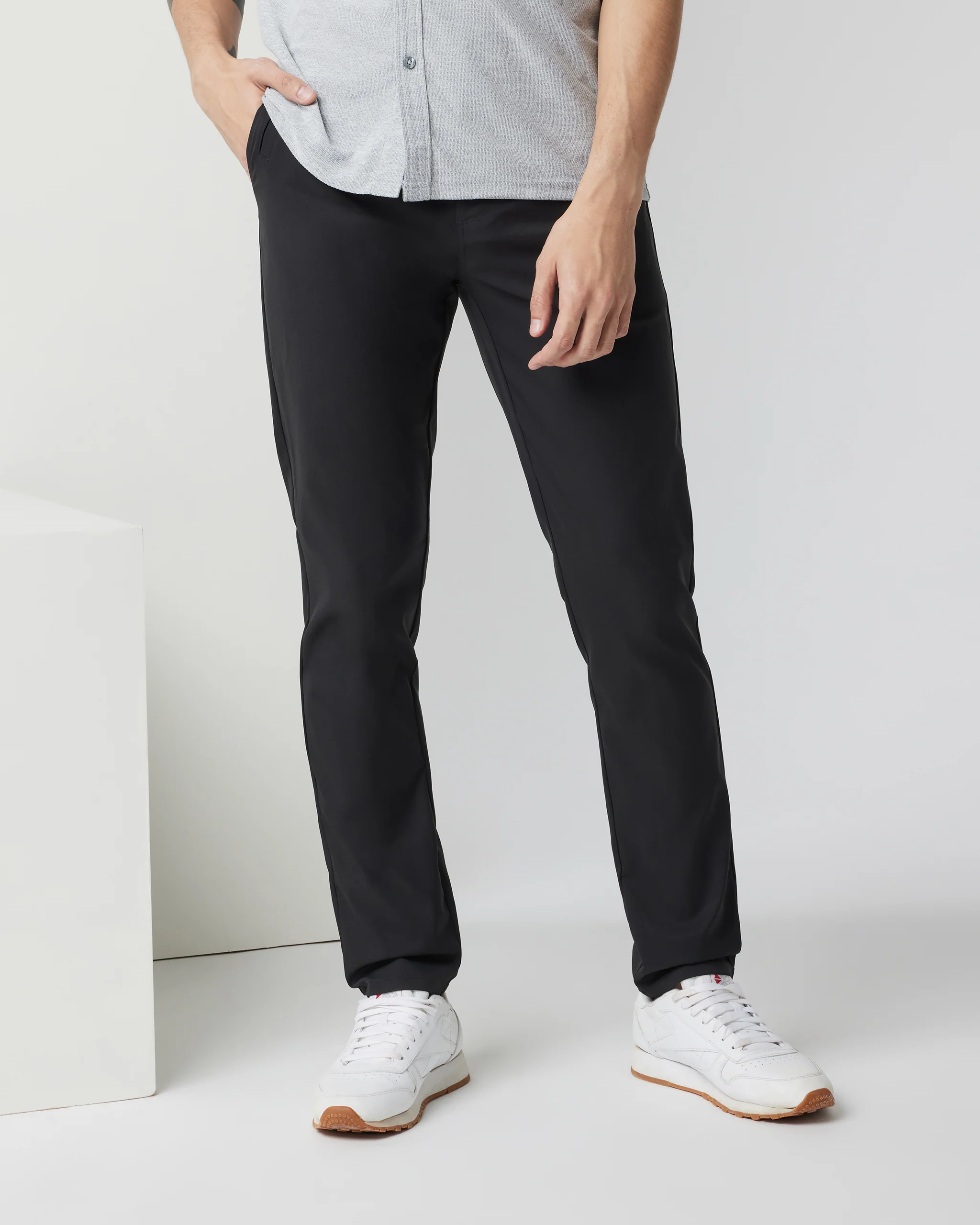 18144-cascade-tech-chino-pant-athletic-slim-fit-32-black-1.webp Cascade Tech Chino Pant Athletic Slim Fit 32" | Black