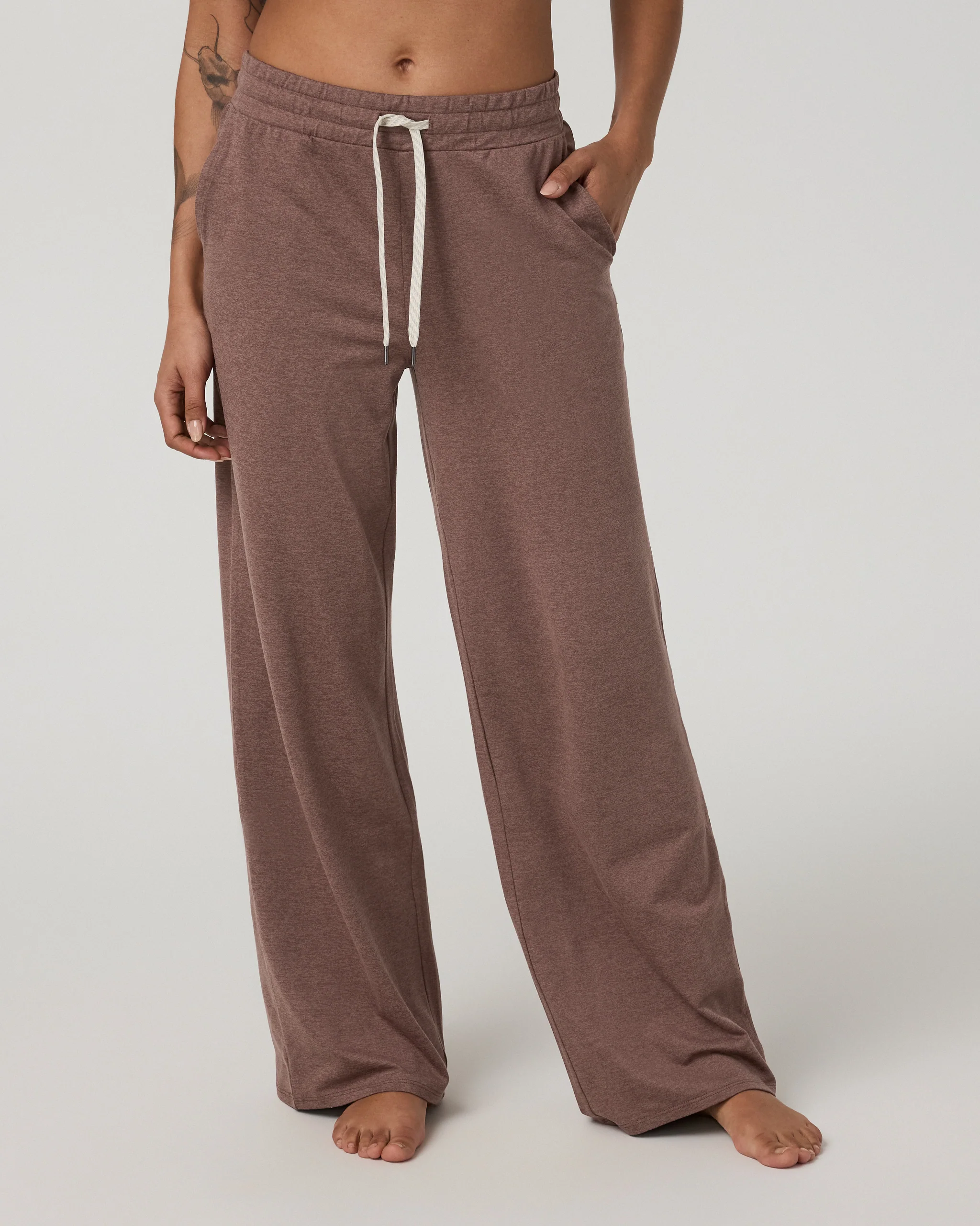 18724-halo-essential-wideleg-pant-short-sable-heather-1.webp Halo Essential Wideleg Pant - Short | Sable Heather