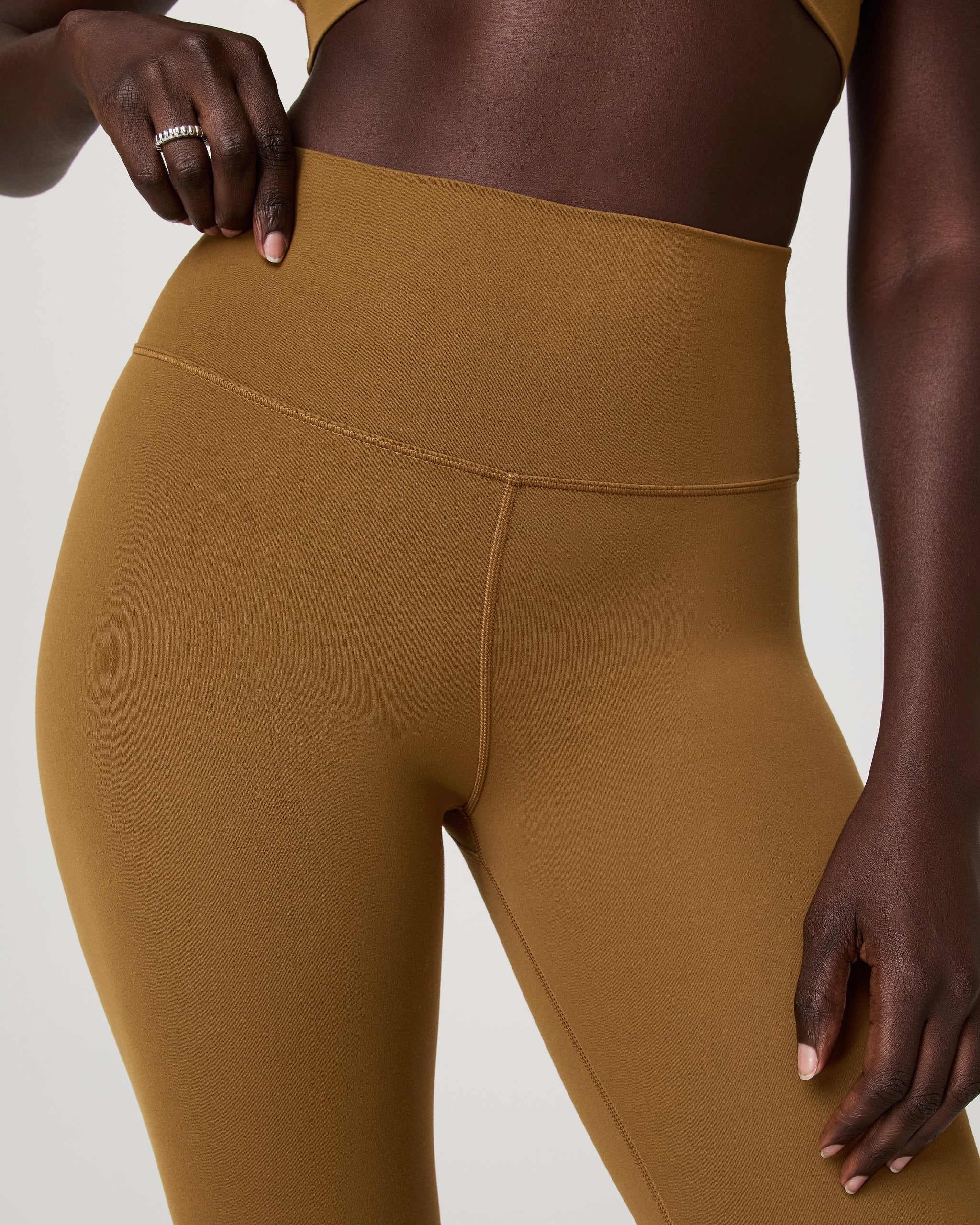 1893-vuori-allthefeelstm-legging-rum-4.jpg Vuori AllTheFeels™ Legging | Rum