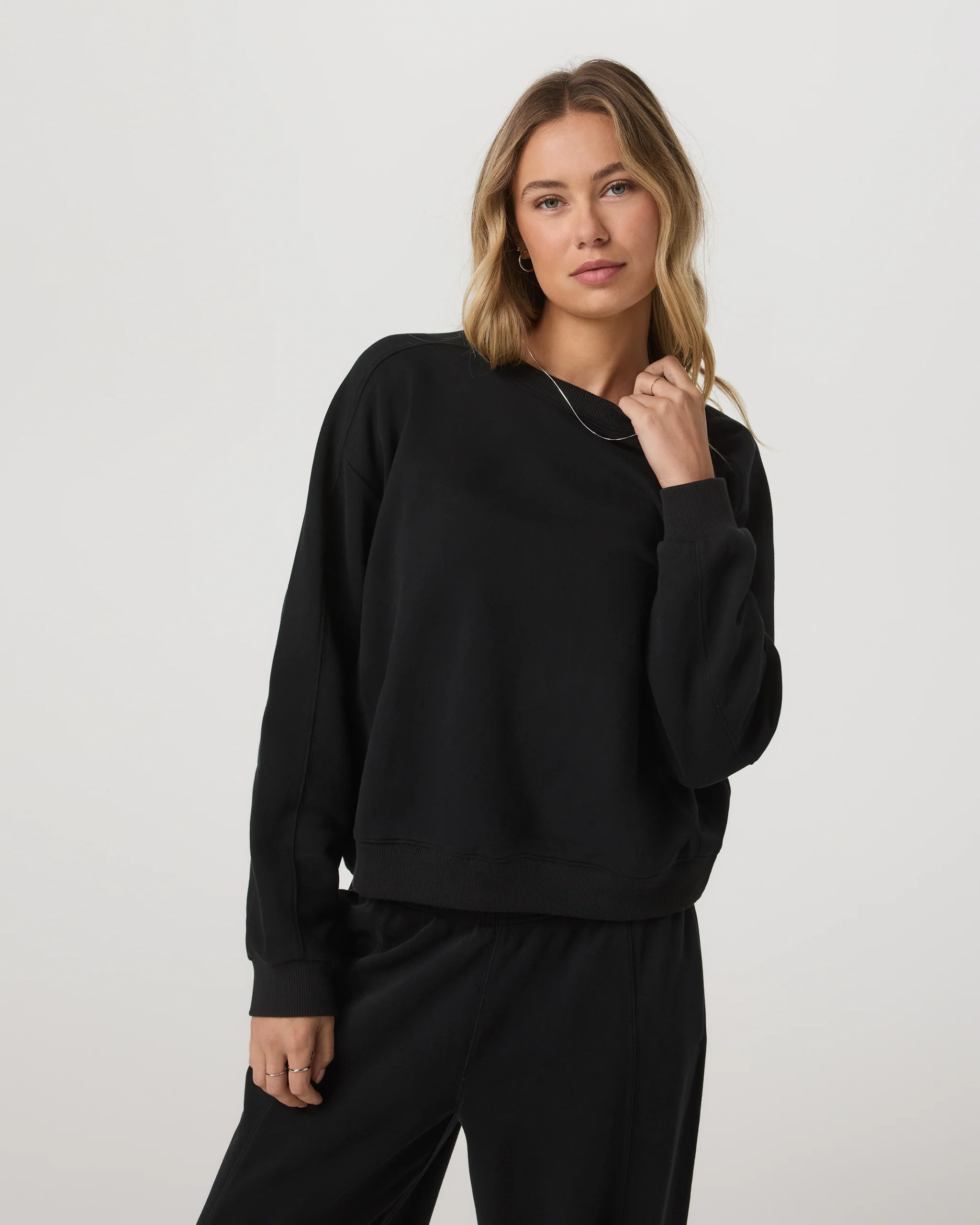 19798-sedona-seams-crew-black-1.webp Sedona Seams Crew | Black