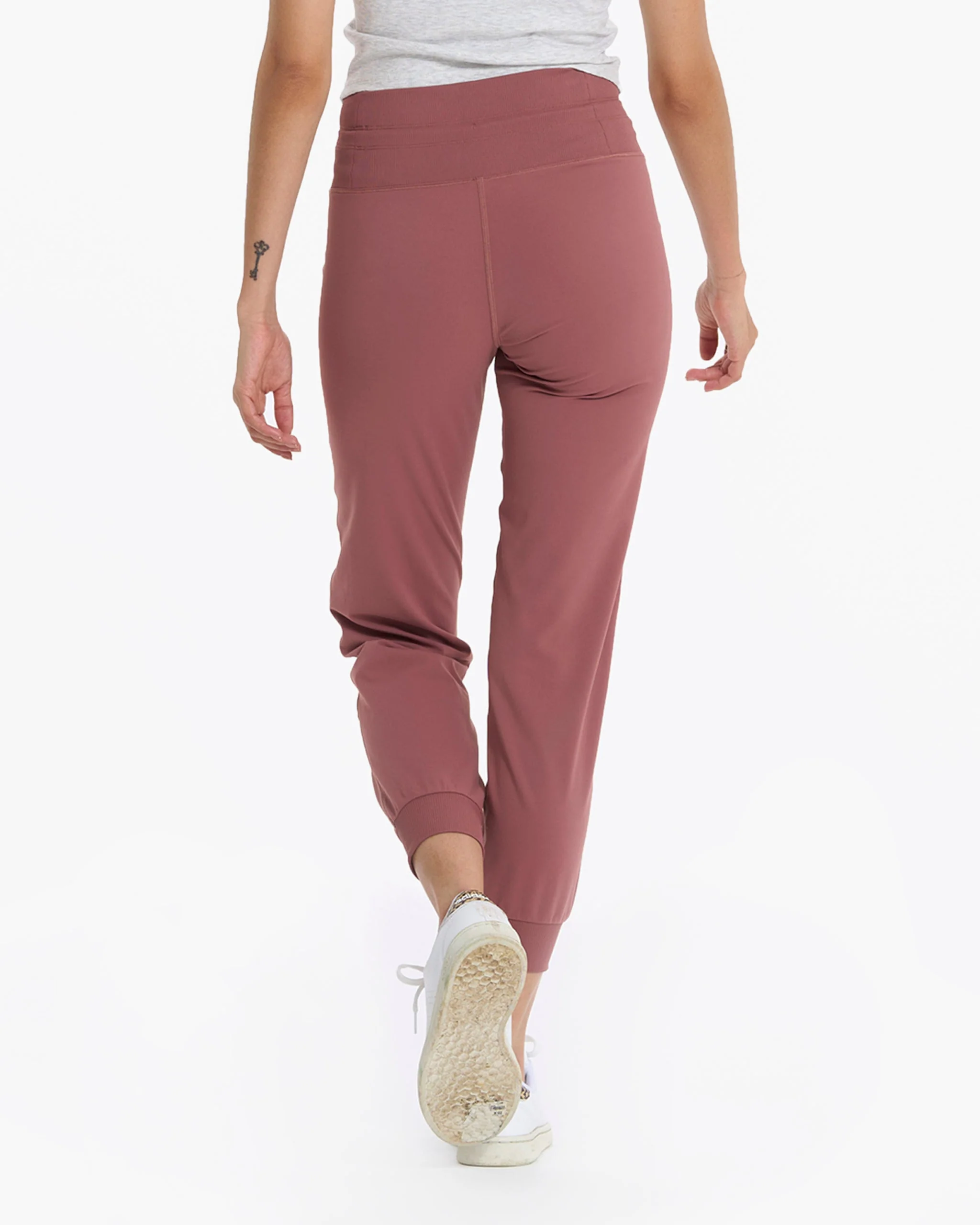 19829-daily-jogger-rosewood-1.webp Daily Jogger | Rosewood