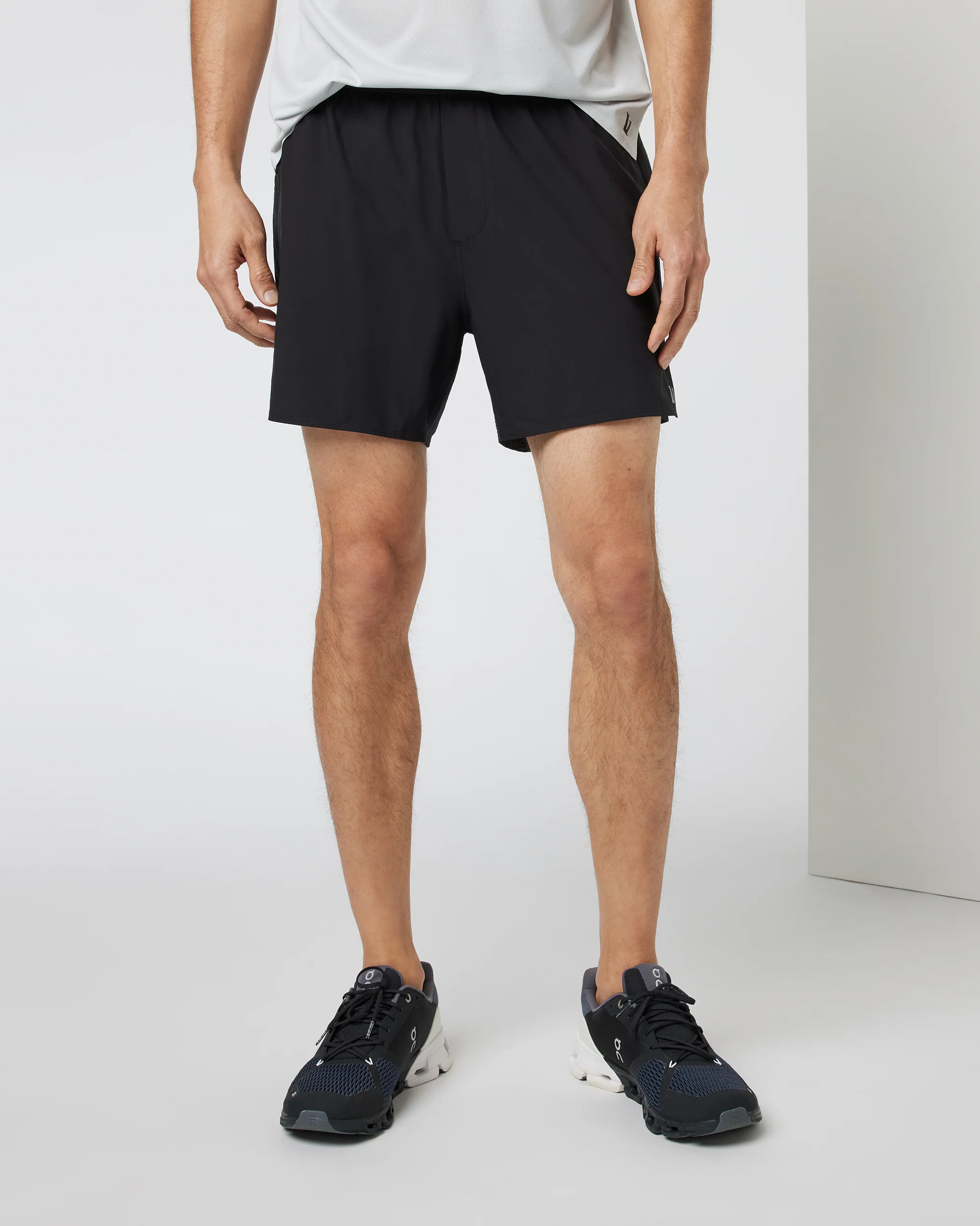 20922-course-run-short-2.0-black-1.webp Course Run Short 2.0 | Black