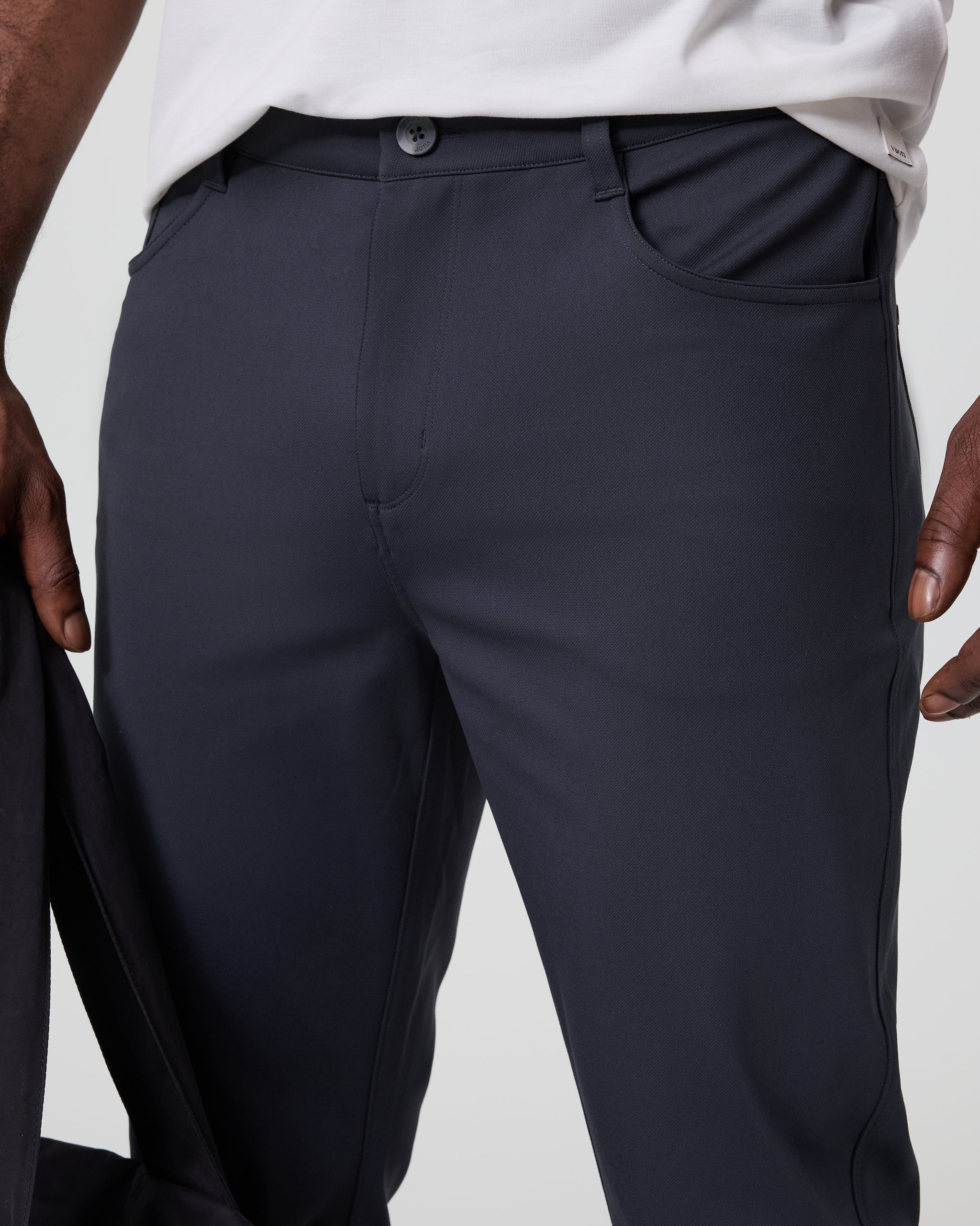 20938-vuori-metatm-twill-pant-athletic-slim-32-navy-2.jpg Vuori Meta™ Twill Pant Athletic Slim 32" | Navy