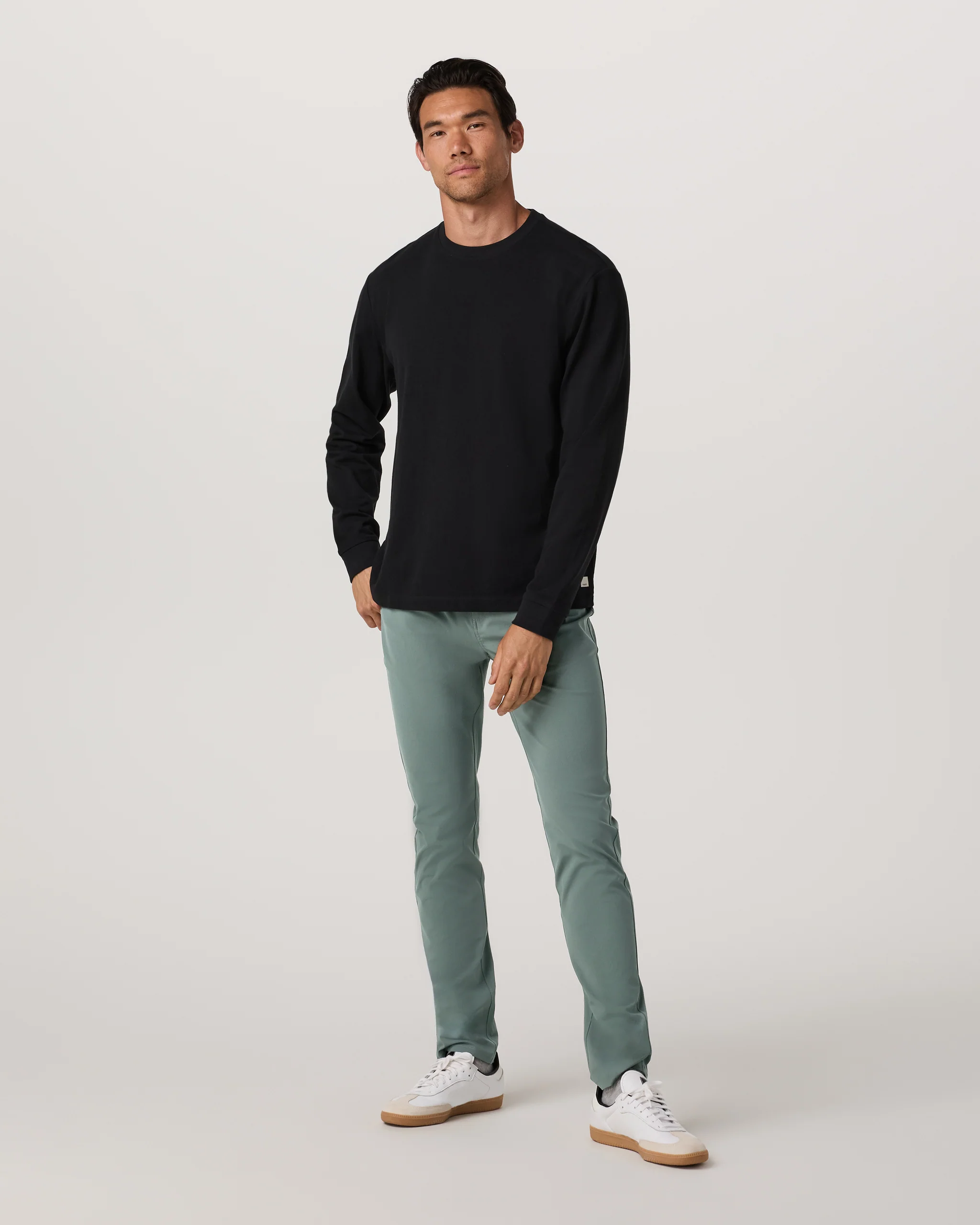 21084-vuori-metatm-pant-athletic-slim-fit-32-marsh-4.webp Vuori Meta™ Pant Athletic Slim Fit 32" | Marsh