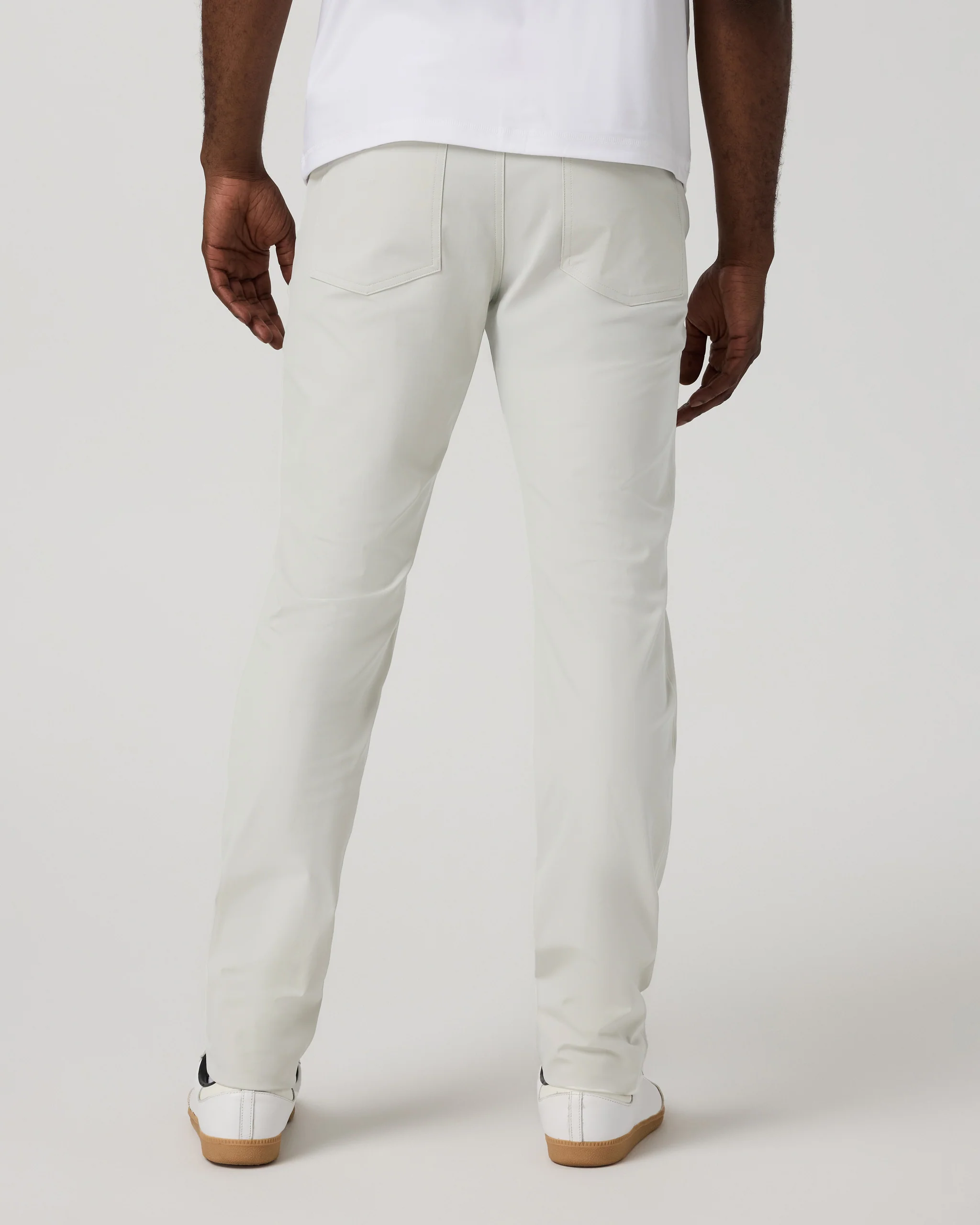 21649-vuori-metatm-pant-athletic-slim-fit-32-winter-grey-4.webp Vuori Meta™ Pant Athletic Slim Fit 32" | Winter Grey