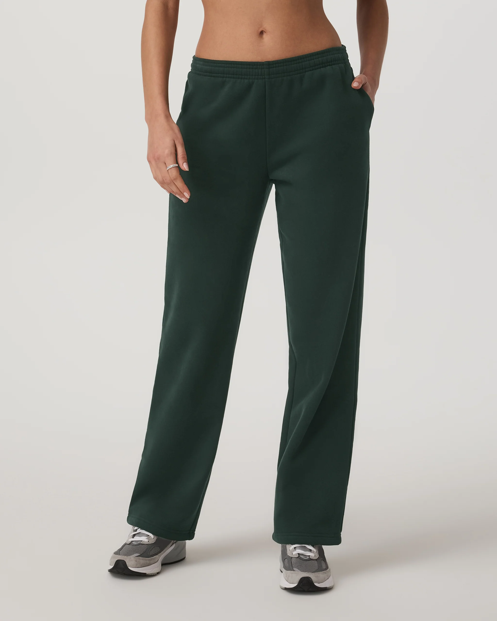21815-restore-straight-leg-sweatpant-short-evergreen-1.webp Restore Straight Leg Sweatpant-Short | Evergreen