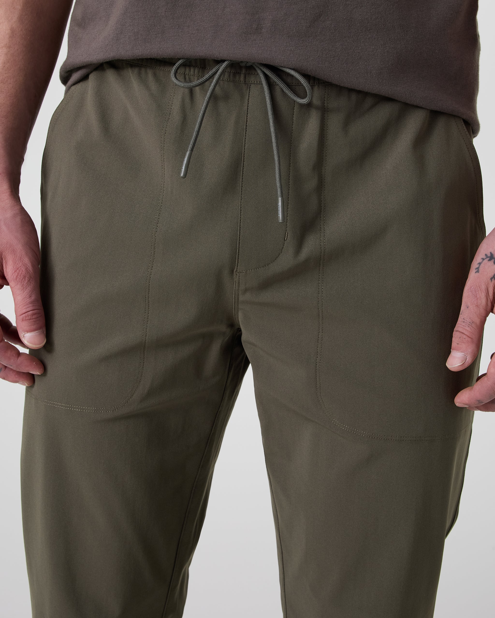 22116-vuori-metatm-jogger-30-dark-oregano-4.jpg Vuori Meta™ Jogger 30" | Dark Oregano