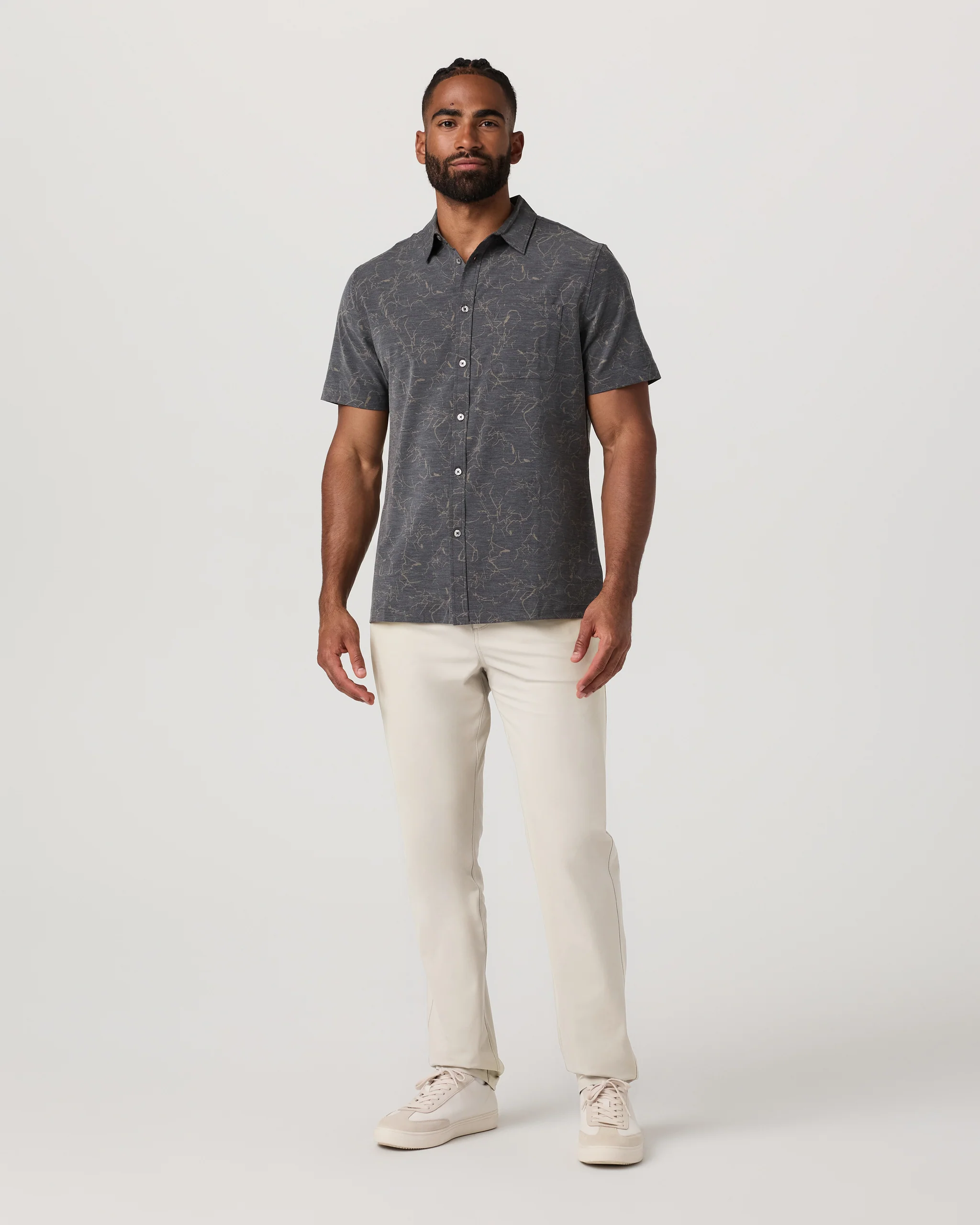 22816-vuori-metatm-pant-classic-fit-30-birch-4.webp Vuori Meta™ Pant Classic Fit 30" | Birch