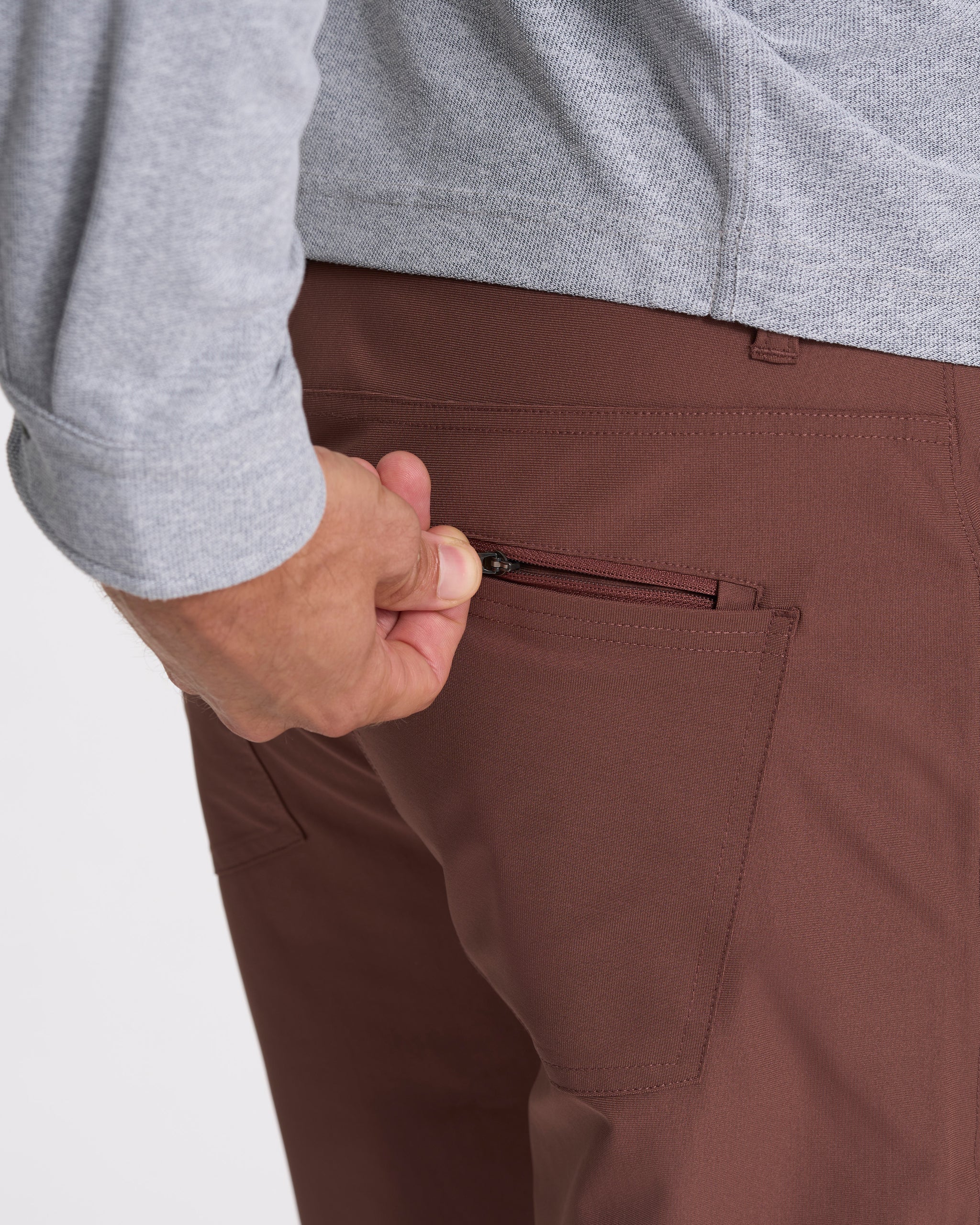 22973-vuori-metatm-pant-athletic-slim-fit-30-hazelnut-5.jpg Vuori Meta™ Pant Athletic Slim Fit 30" | Hazelnut