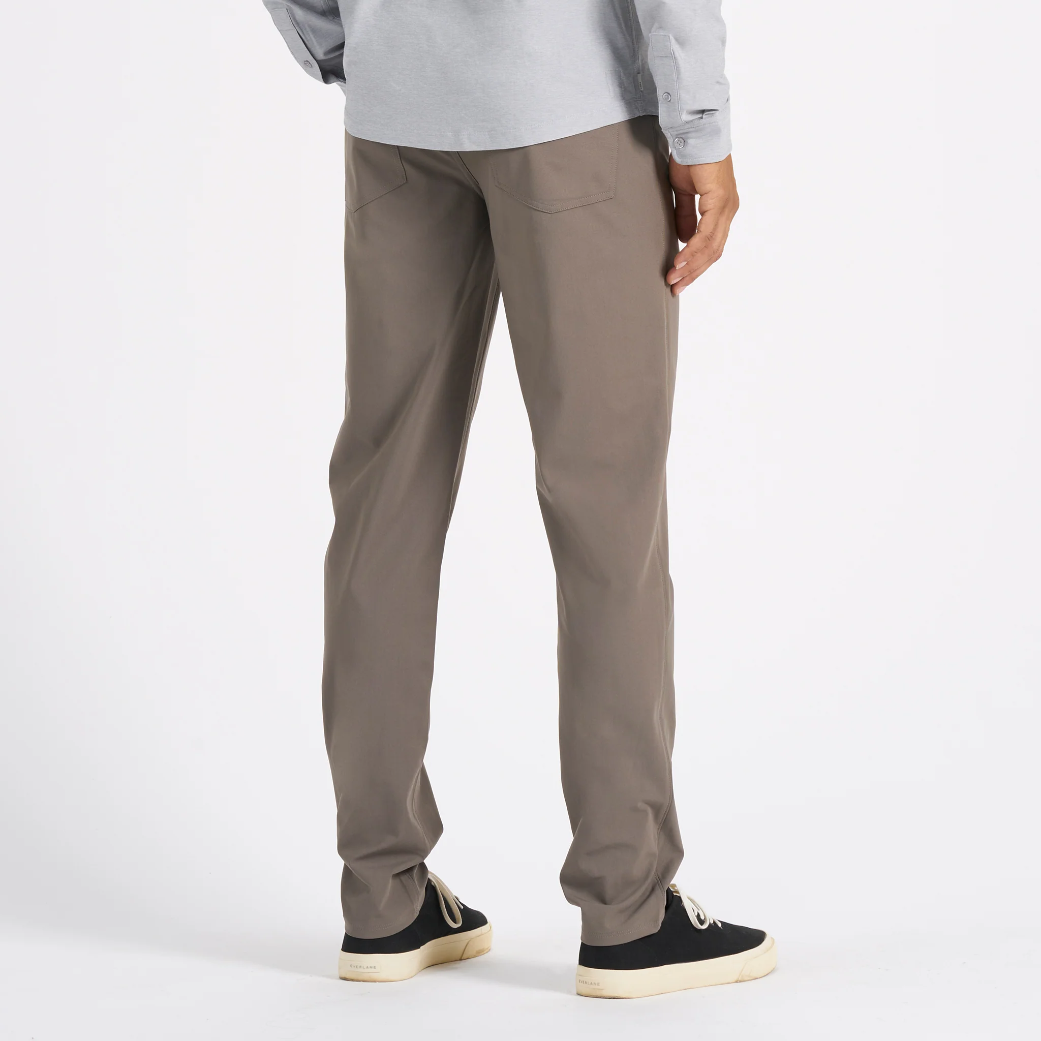 Vuori Meta™ Pant Athletic Slim Fit 34" | Cocoa