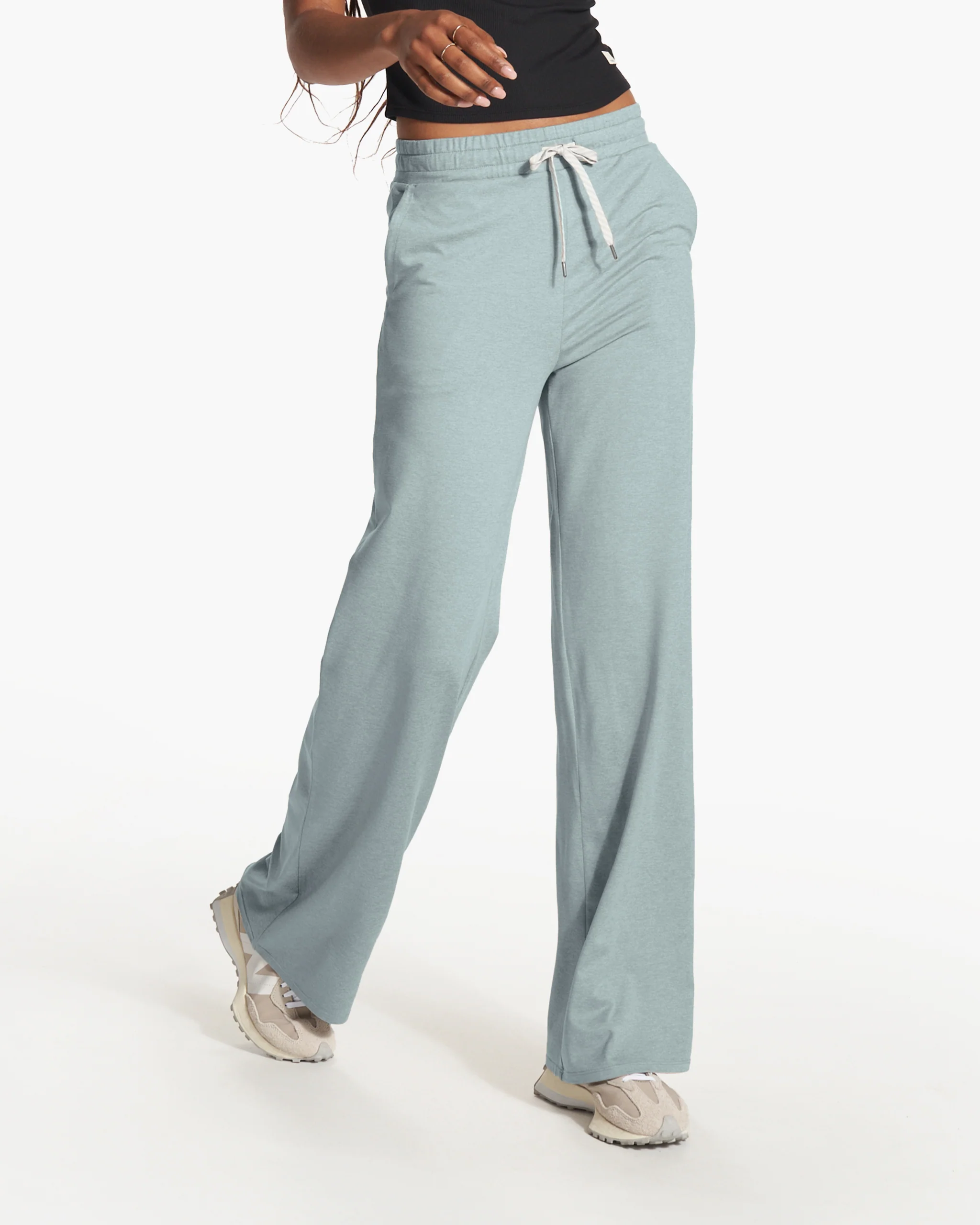 23519-halo-essential-wideleg-pant-long-vintage-pistachio-heather-1.webp Halo Essential Wideleg Pant - Long | Vintage Pistachio Heather
