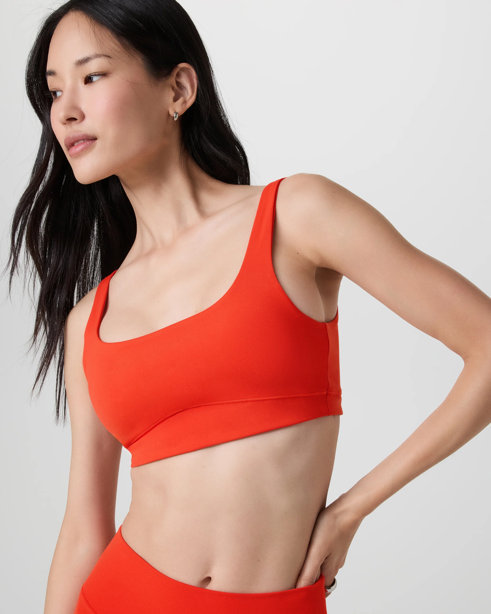 2357-vuori-alltheformtm-bra-bright-poppy-1.webp Vuori AllTheForm™ Bra | Bright Poppy