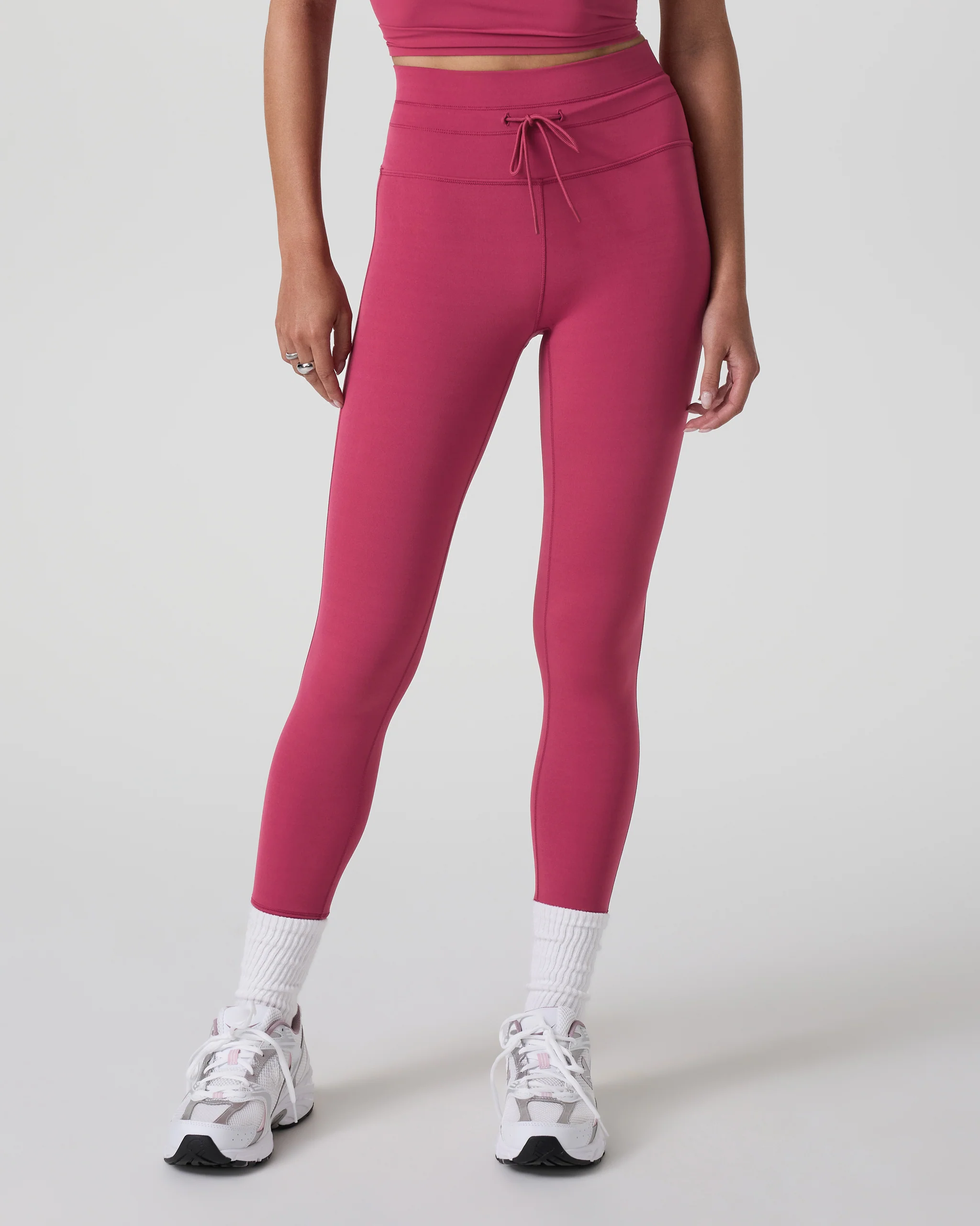 2453-daily-form-legging-pinot-1.webp Daily Form Legging | Pinot