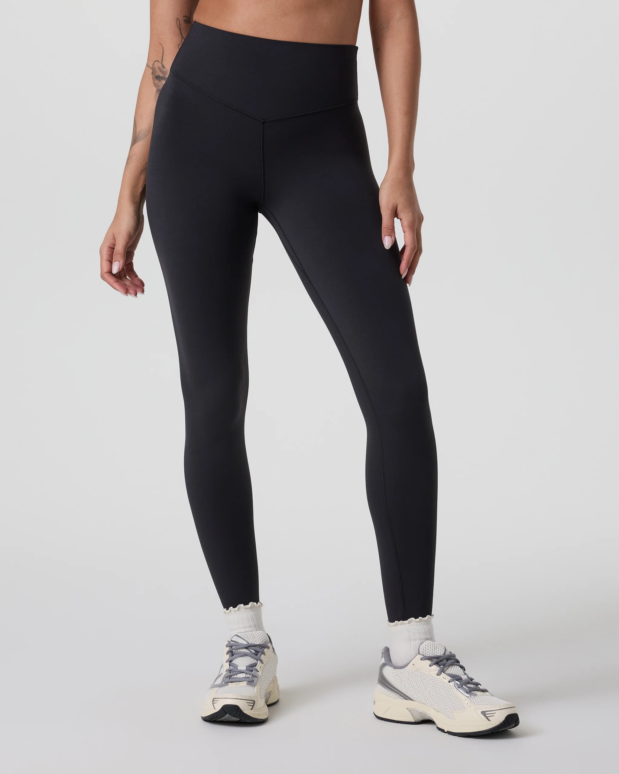 2605-vuori-alltheformtm-legging-short-black-1.webp Vuori AllTheForm™ Legging - Short | Black