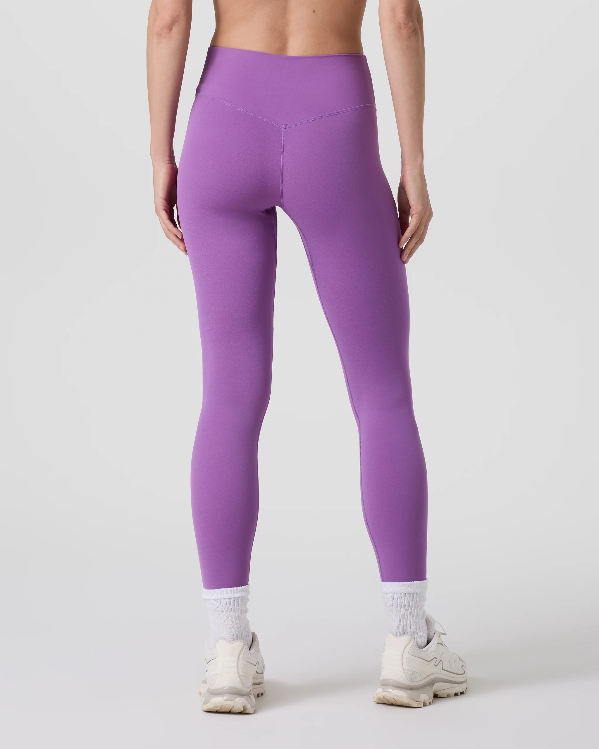2613-vuori-alltheformtm-legging-short-bright-violet-3.webp Vuori AllTheForm™ Legging - Short | Bright Violet