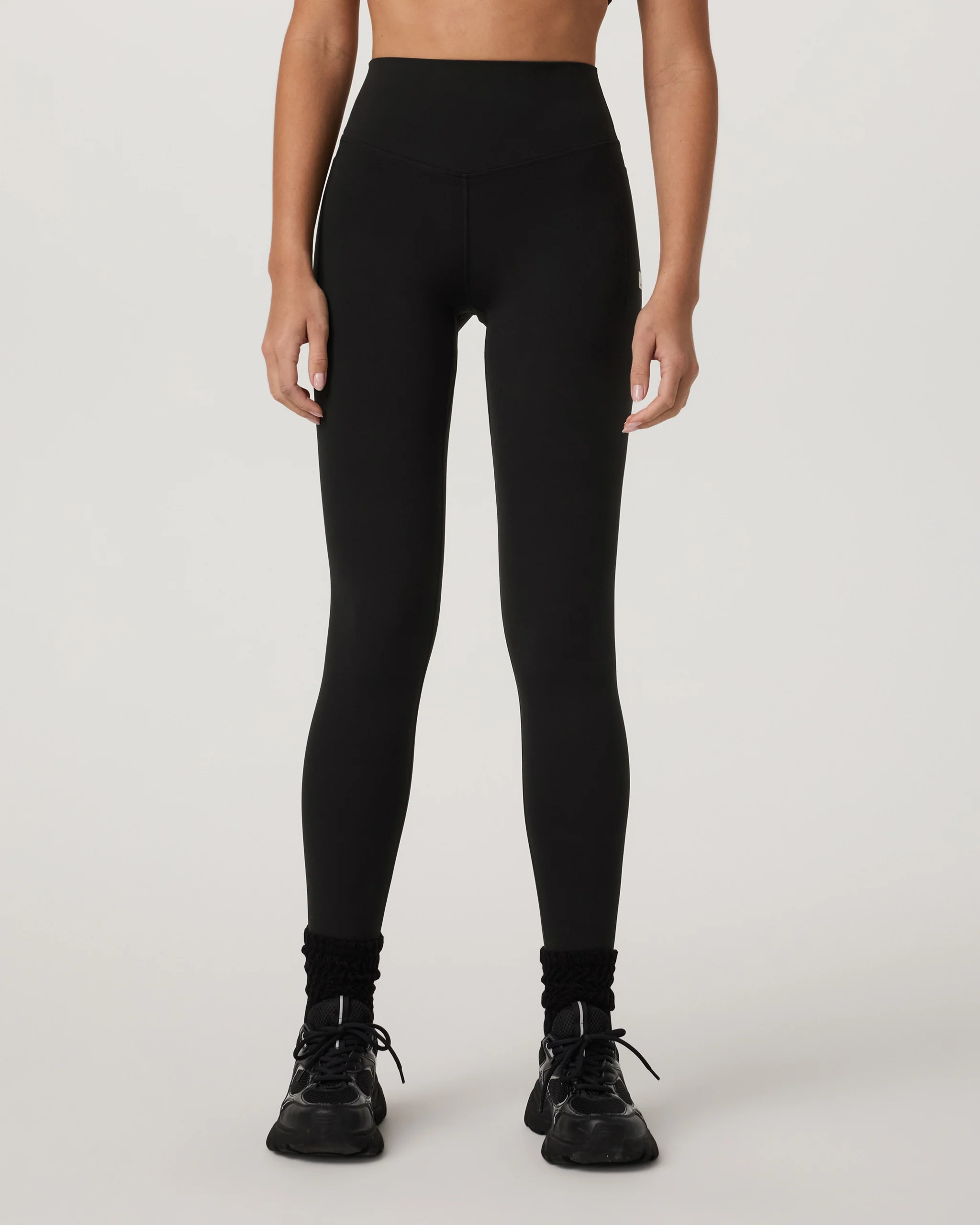 Vuori AllTheForm™ Pocket Legging - Short | Black