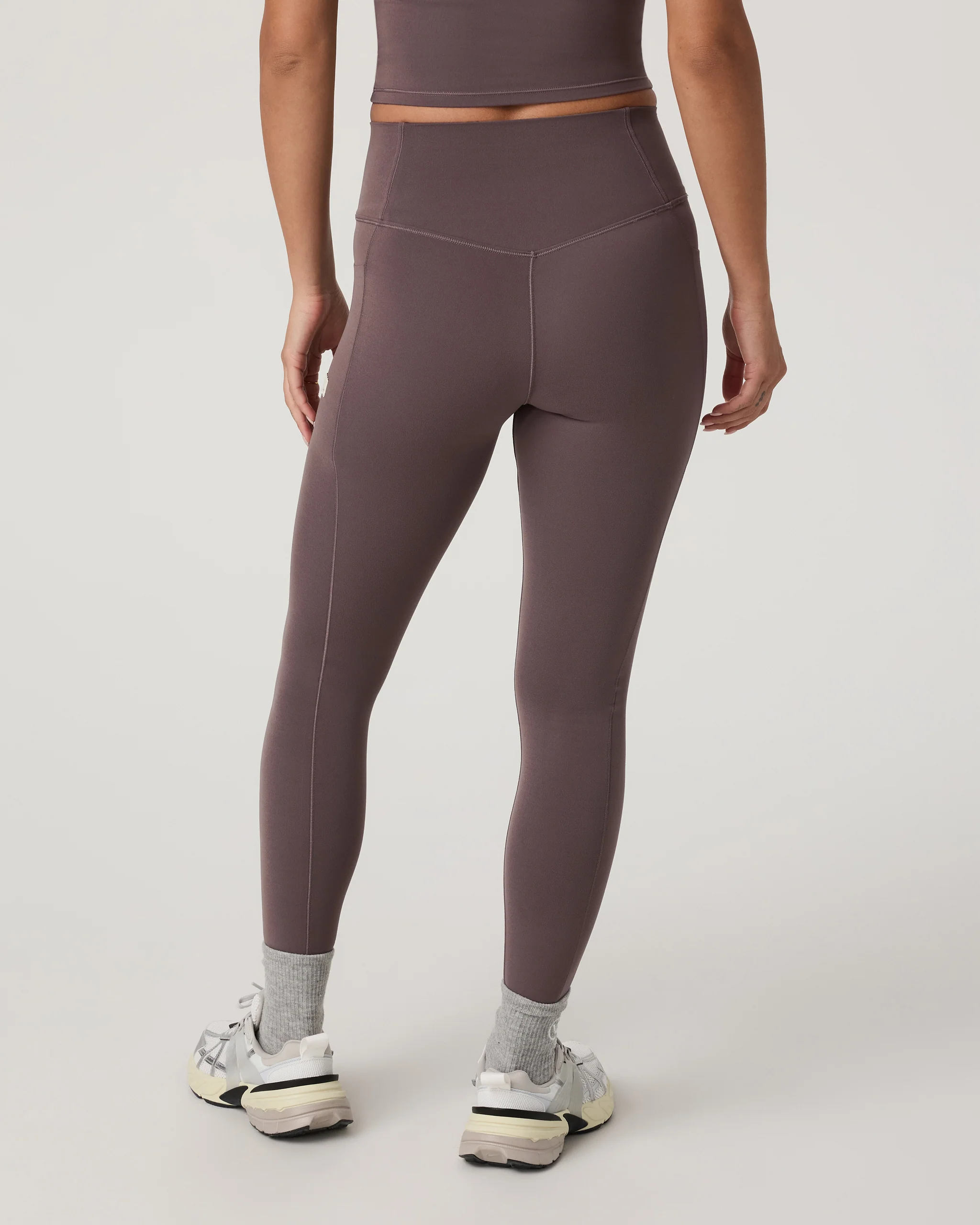 Vuori AllTheForm™ Pocket Legging | Huckleberry