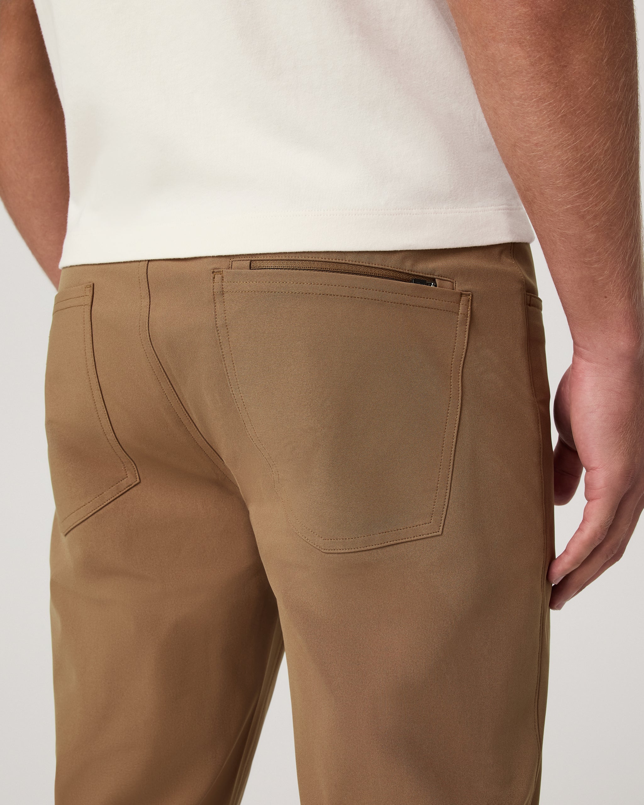 3938-vuori-metatm-pant-athletic-slim-fit-32-pecan-5.jpg Vuori Meta™ Pant Athletic Slim Fit 32" | Pecan