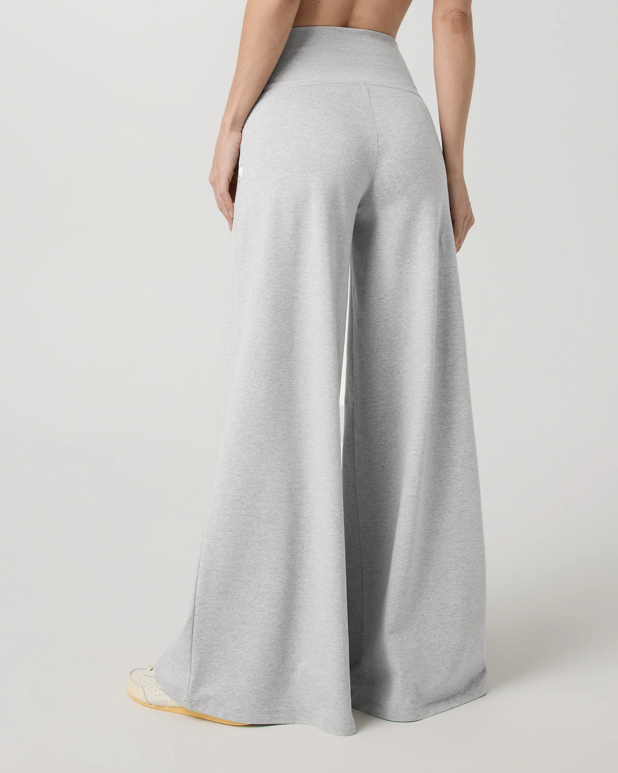4039-halo-easy-wideleg-pant-long-pale-grey-heather-3.webp Halo Easy Wideleg Pant - Long | Pale Grey Heather