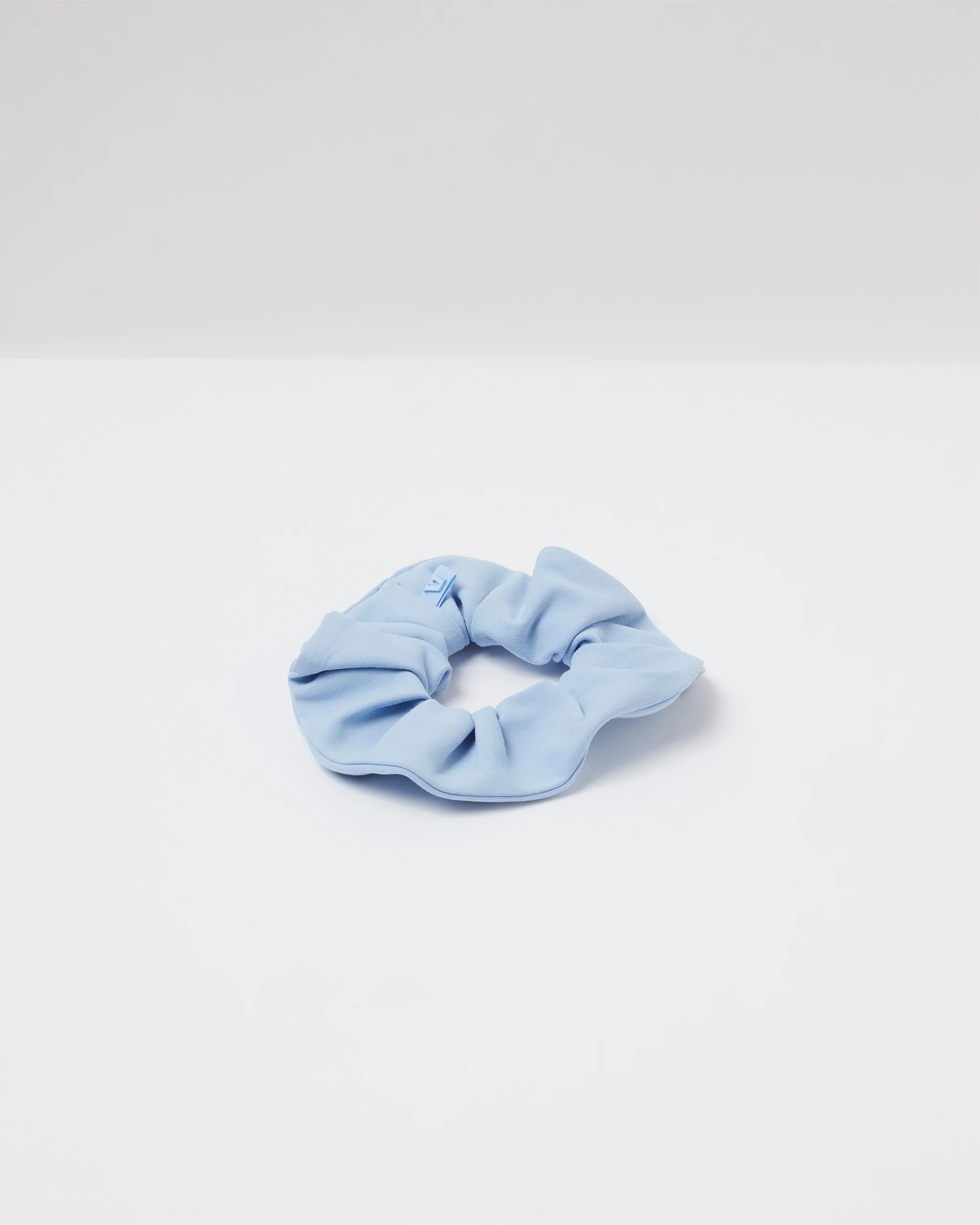 4390-studio-scrunchy-surf-1.webp Studio Scrunchy | Surf