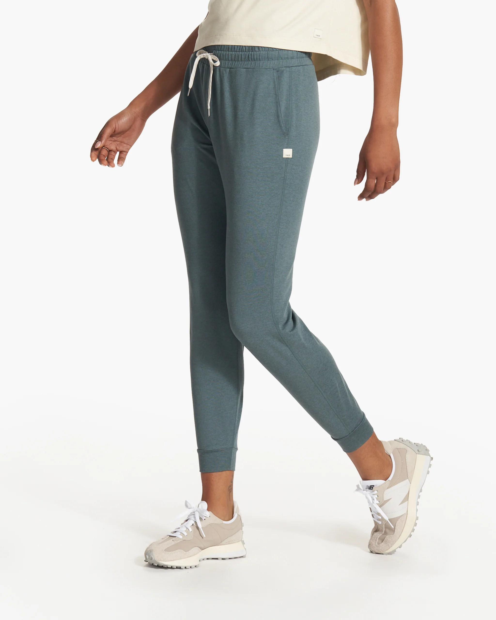 459-performance-jogger-long-lake-heather-1.webp Performance Jogger - Long | Lake Heather