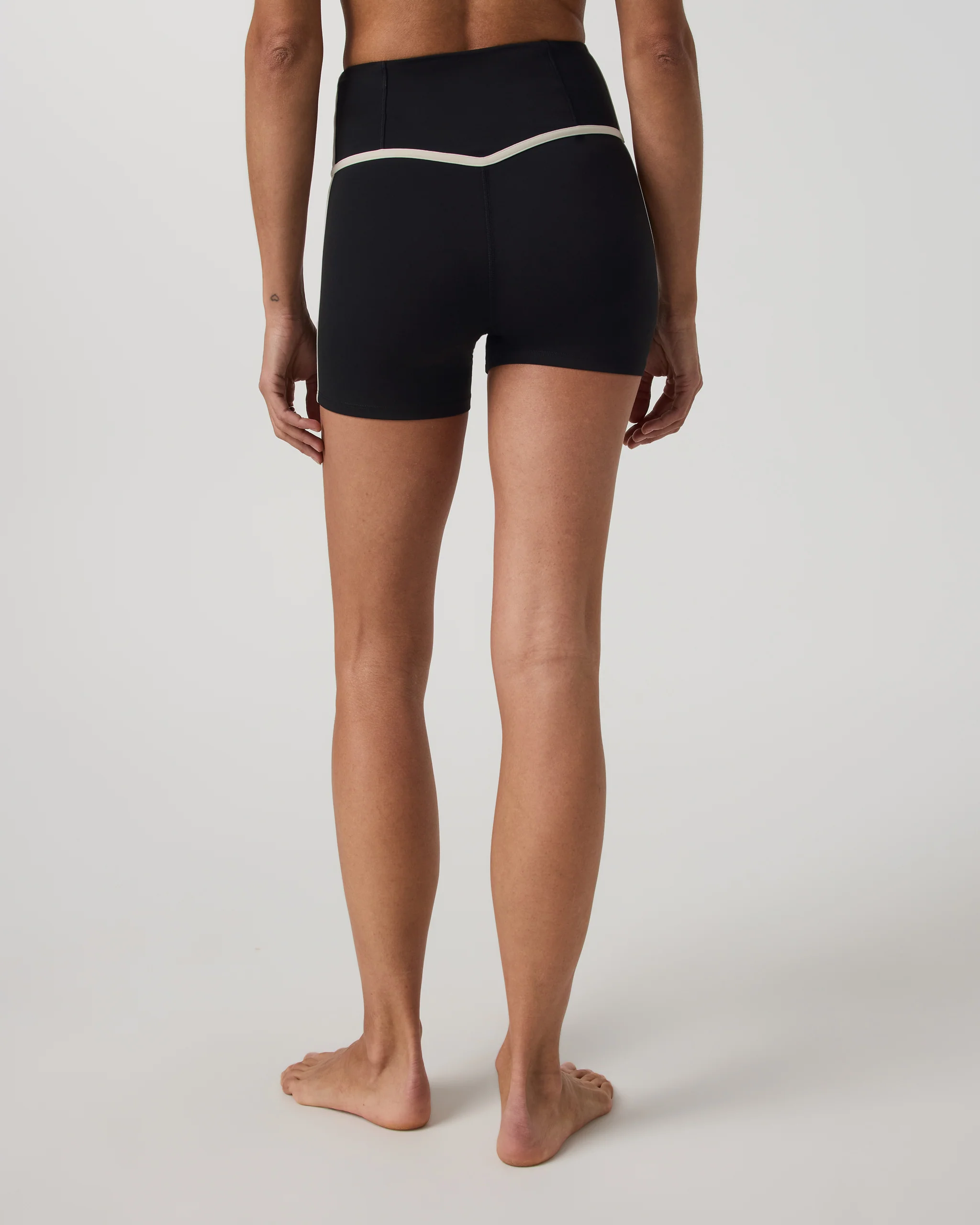 Vuori AllTheFeels™ Corset Short 4" | Black