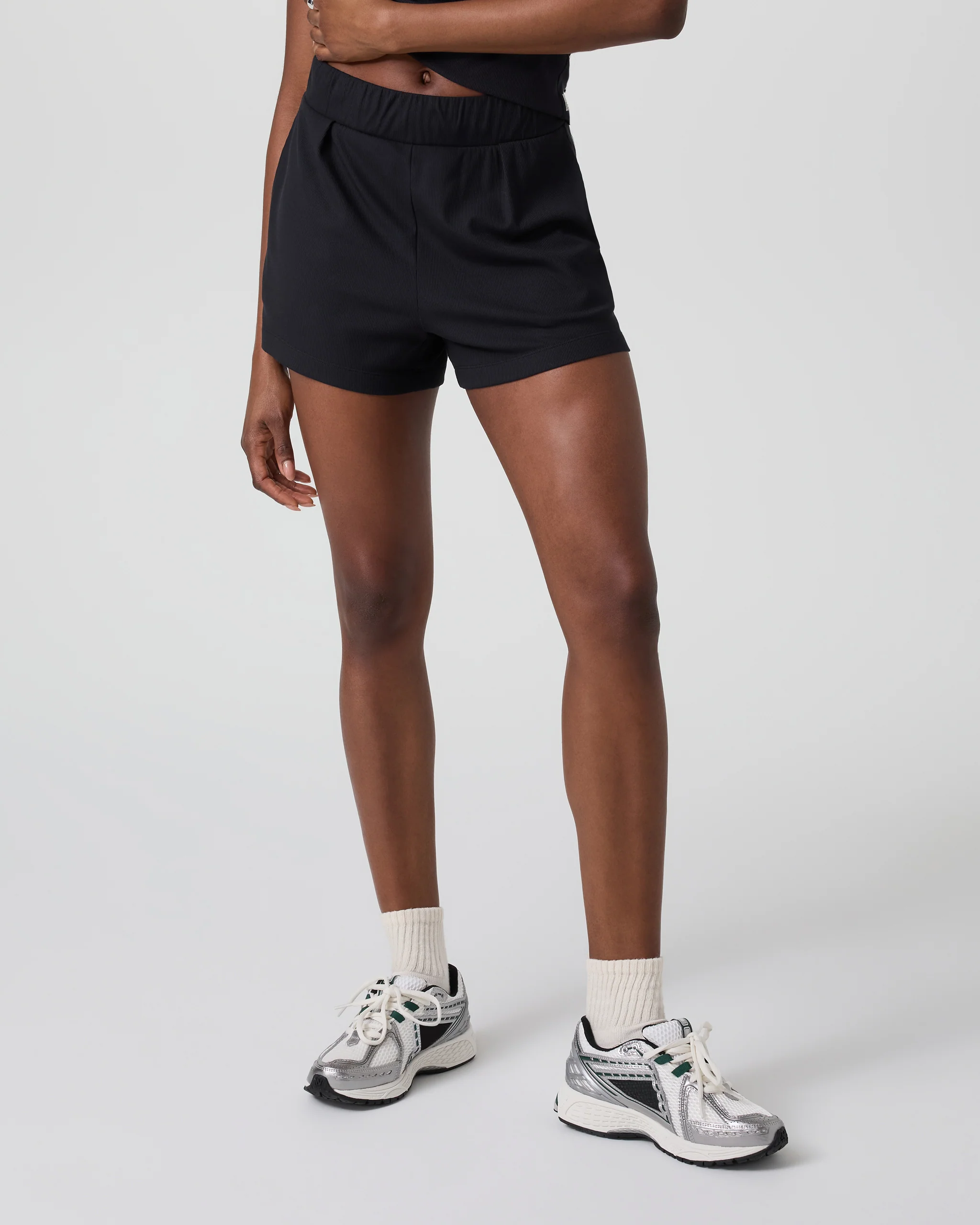 5369-pose-short-black-1.webp Pose Short | Black