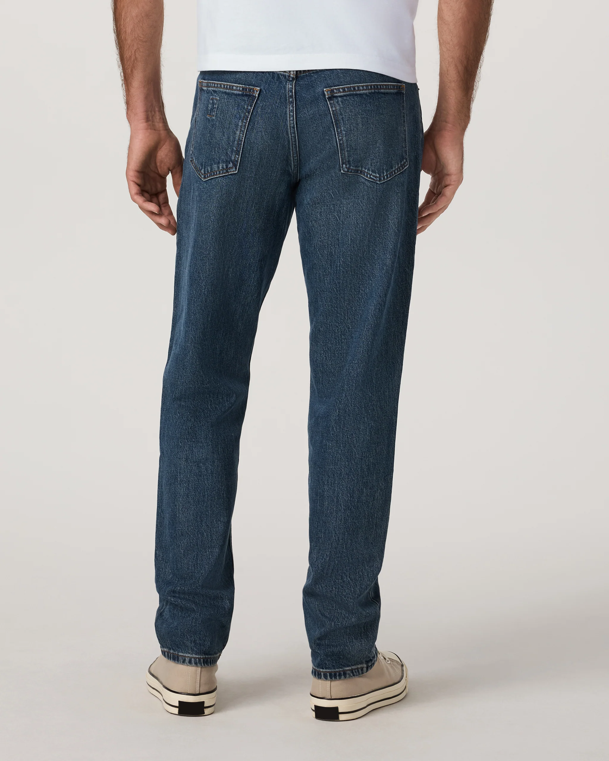 5434-vuori-vintage-jean-classic-fit-32-medium-wash-denim-3.webp Vuori Vintage Jean Classic Fit 32" | Medium Wash Denim