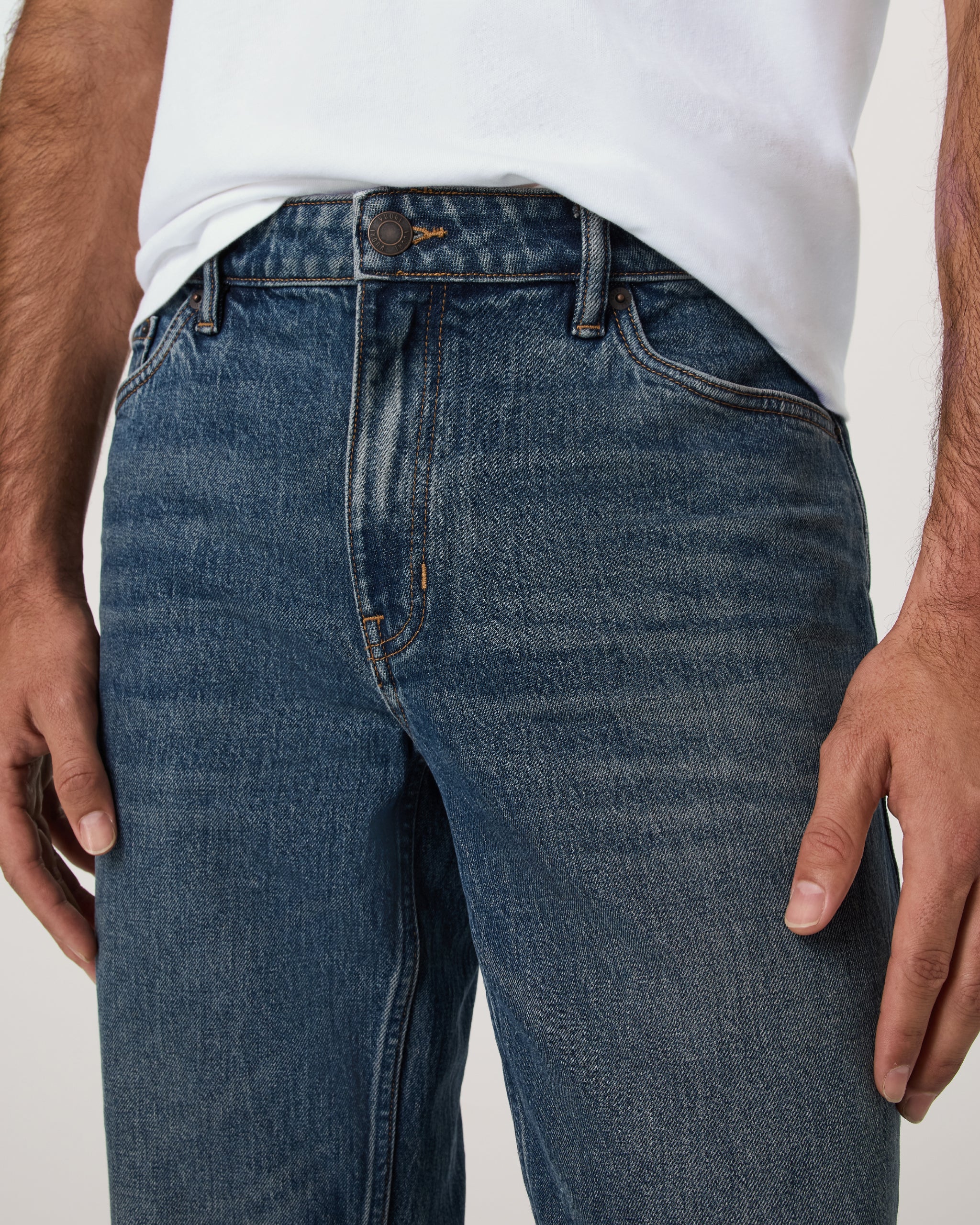 5434-vuori-vintage-jean-classic-fit-32-medium-wash-denim-4.jpg Vuori Vintage Jean Classic Fit 32" | Medium Wash Denim